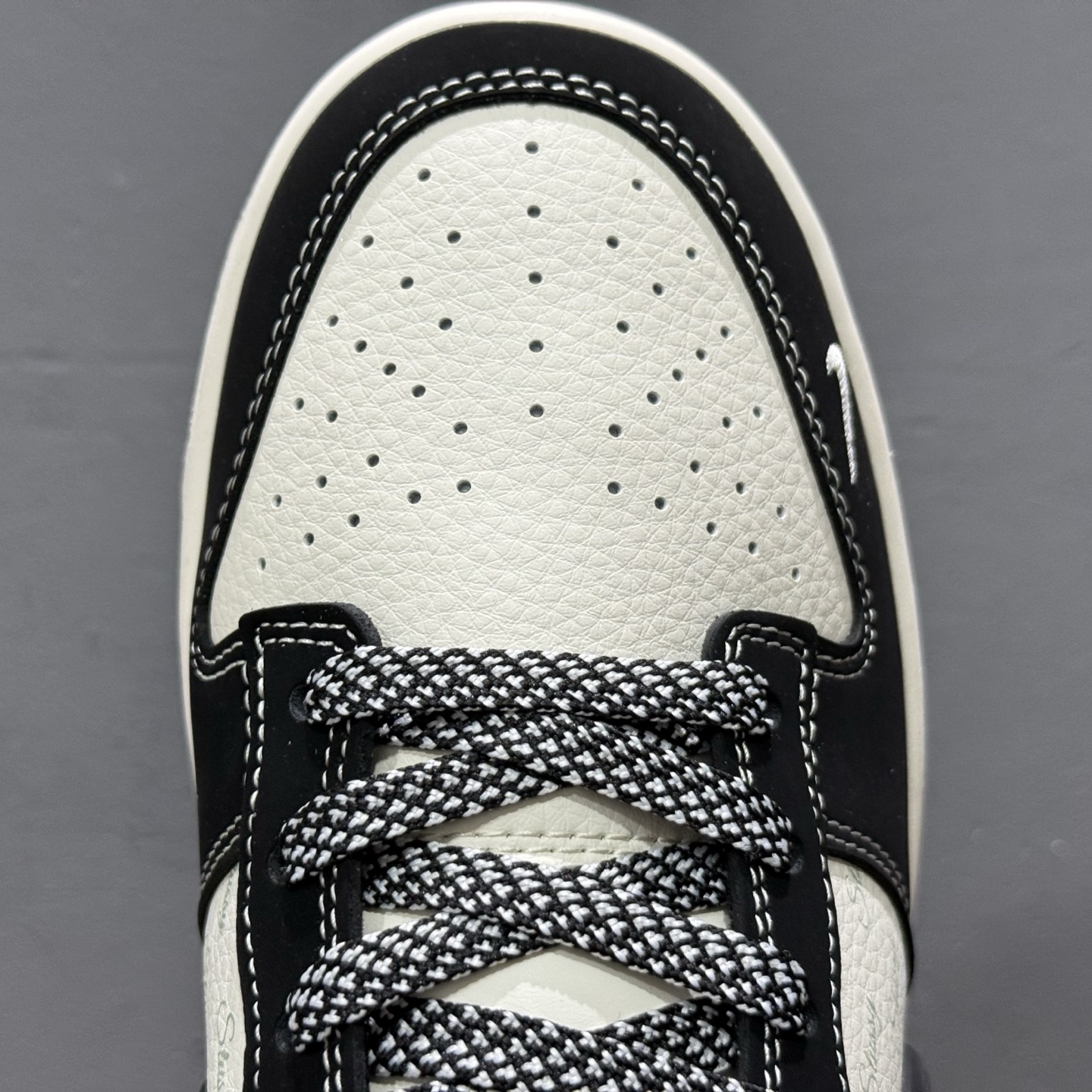 200 Nike SB Dunk Low &AMBUSH&斯图西联名——黑线” 周年高端定制 低帮休闲板鞋 XX2025-358