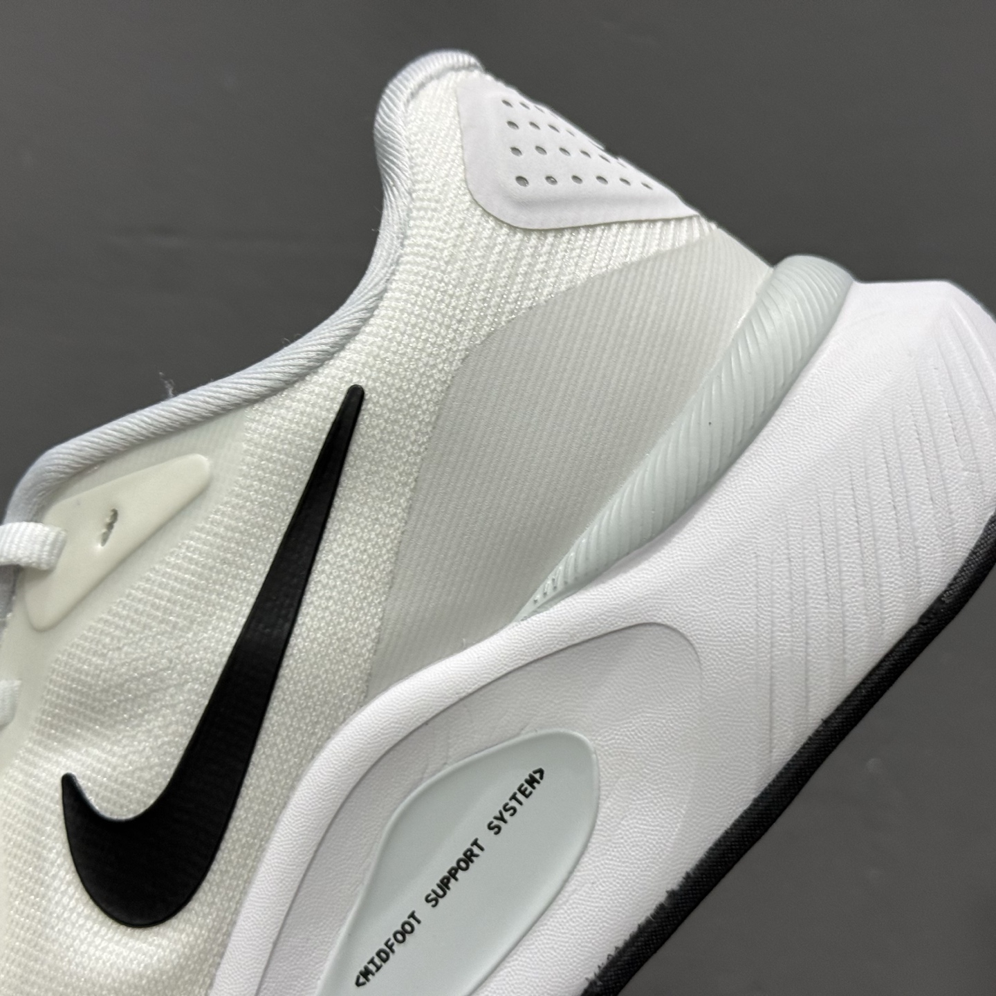 180 NIKE STRUCTURE 26代登月系列网 透面气 训跑练步鞋 HJ1102-100