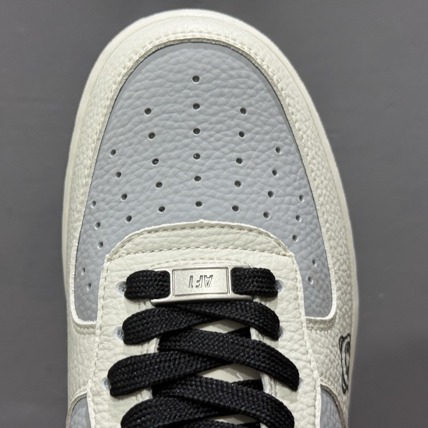 260 POP MART x NIke Air Force 1 白灰黑金 SC0601-564