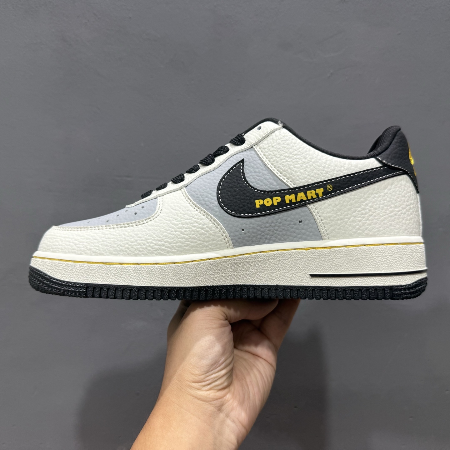 260 POP MART x NIke Air Force 1 白灰黑金 SC0601-564