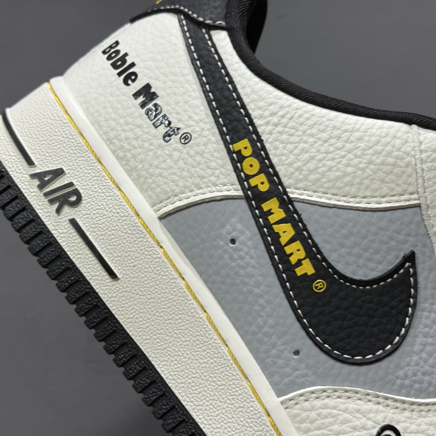 260 POP MART x NIke Air Force 1 白灰黑金 SC0601-564