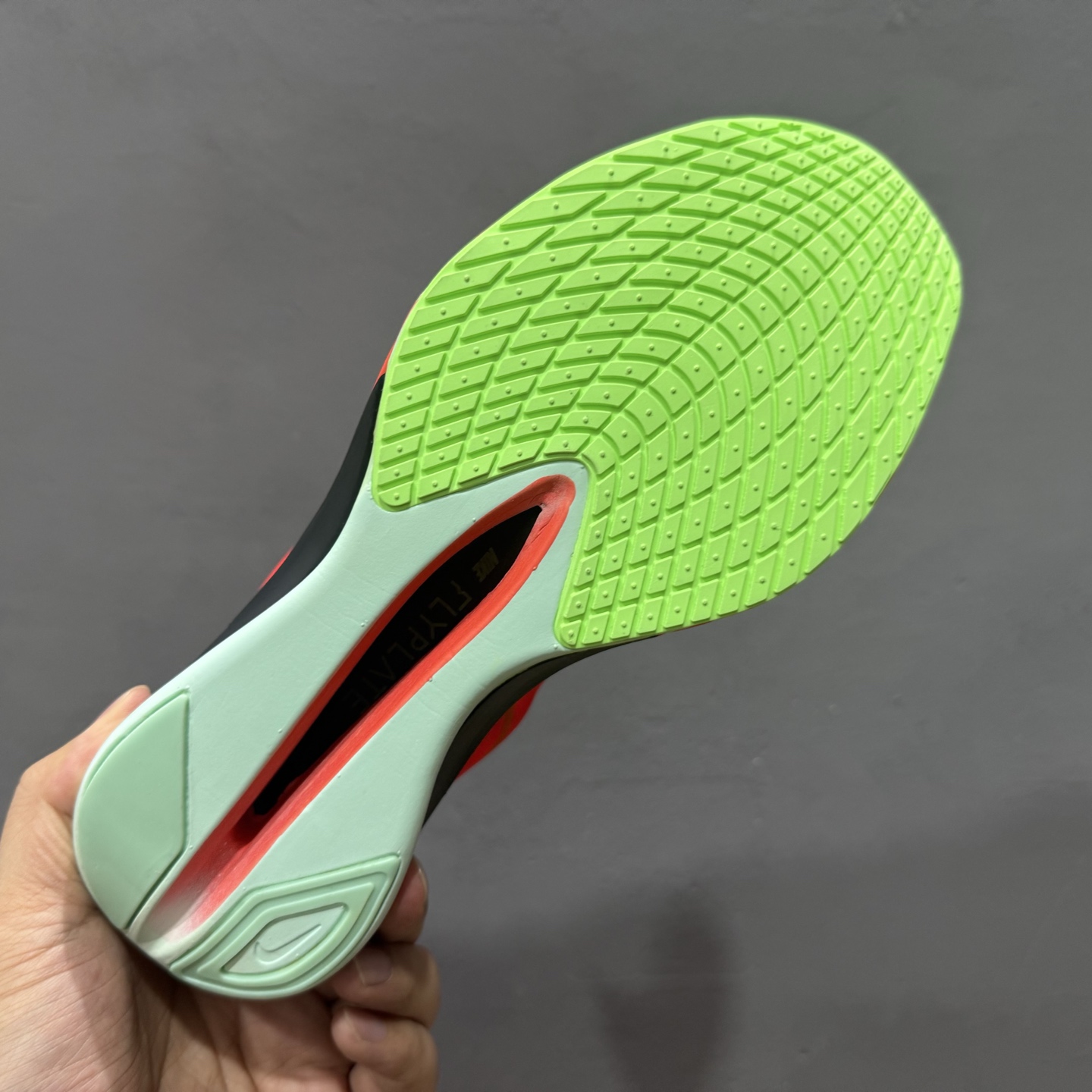 200 Nike ZoomX Vaporfly NEXT%4 马拉松系列公路竞速超轻缓震跑步鞋 HF6414-600