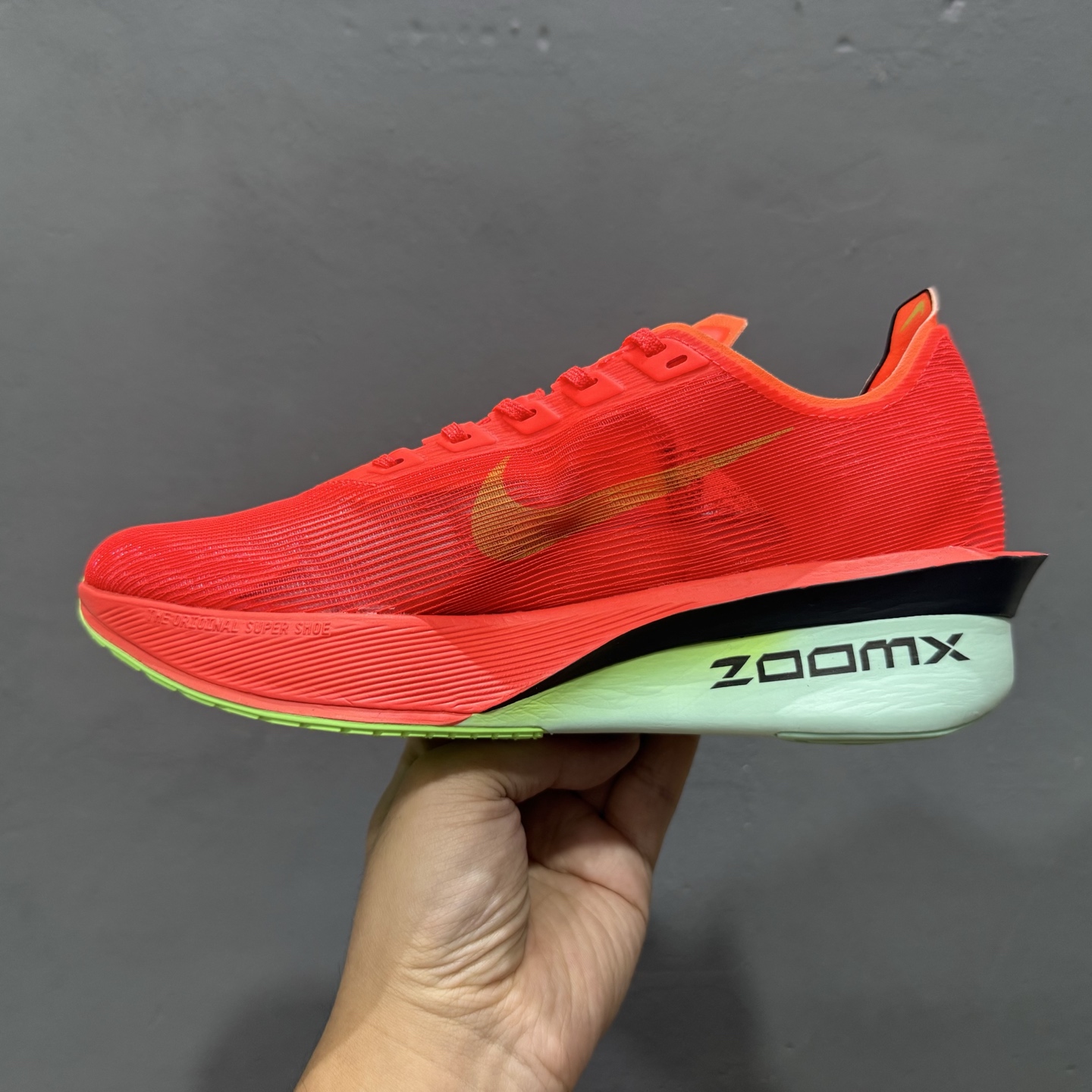 200 Nike ZoomX Vaporfly NEXT%4 马拉松系列公路竞速超轻缓震跑步鞋 HF6414-600