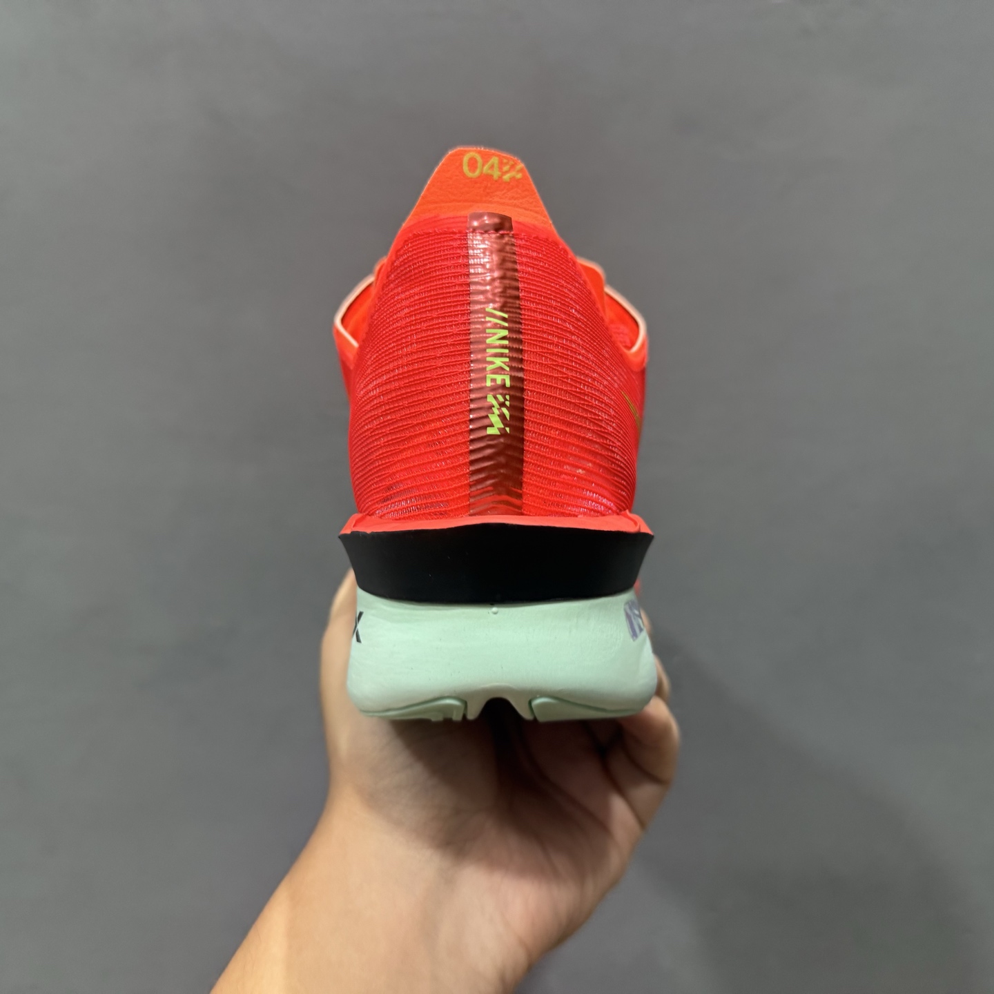 200 Nike ZoomX Vaporfly NEXT%4 马拉松系列公路竞速超轻缓震跑步鞋 HF6414-600