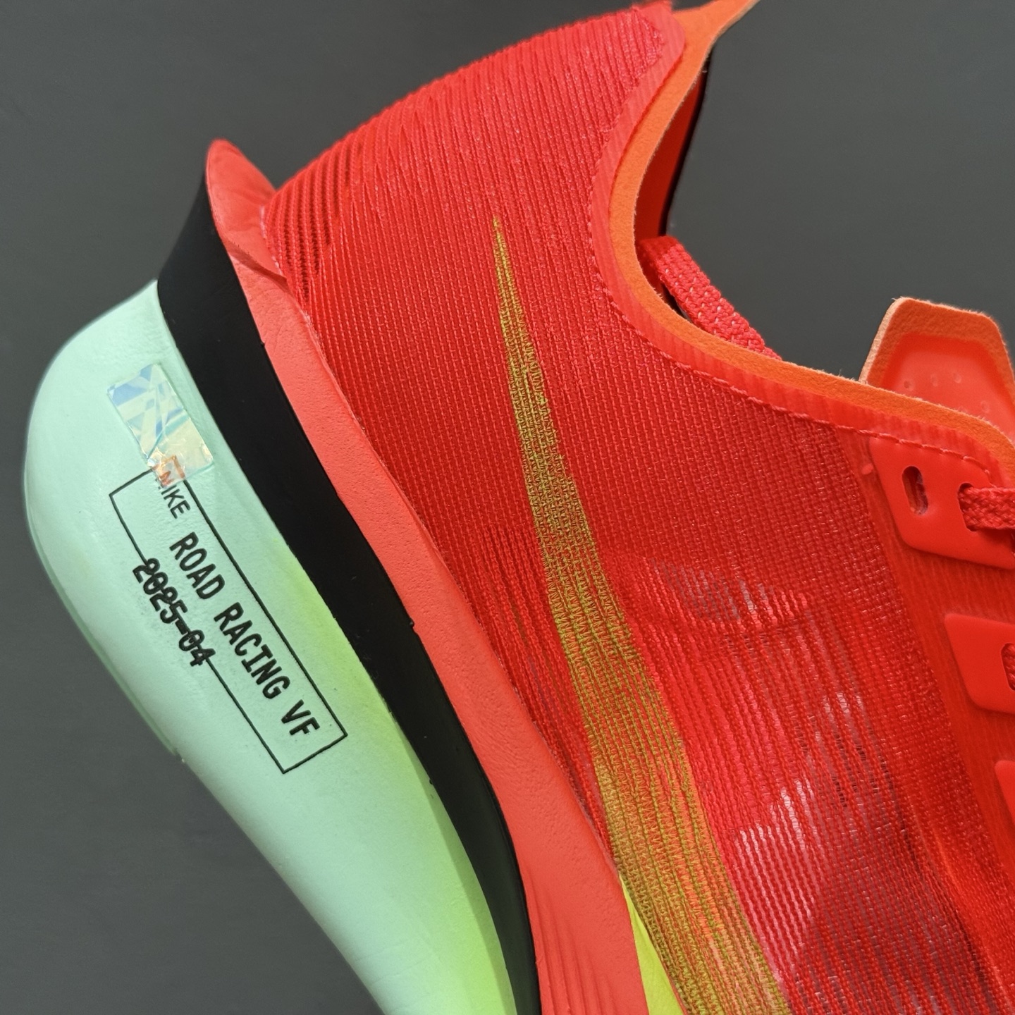 200 Nike ZoomX Vaporfly NEXT%4 马拉松系列公路竞速超轻缓震跑步鞋 HF6414-600