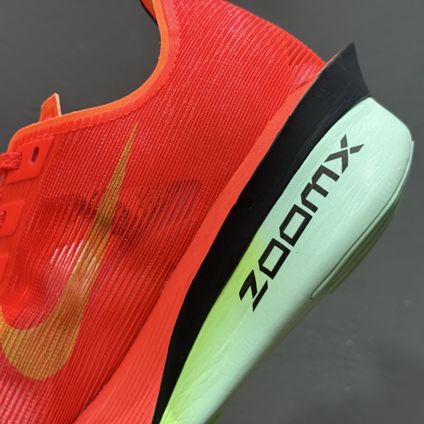 200 Nike ZoomX Vaporfly NEXT%4 马拉松系列公路竞速超轻缓震跑步鞋 HF6414-600