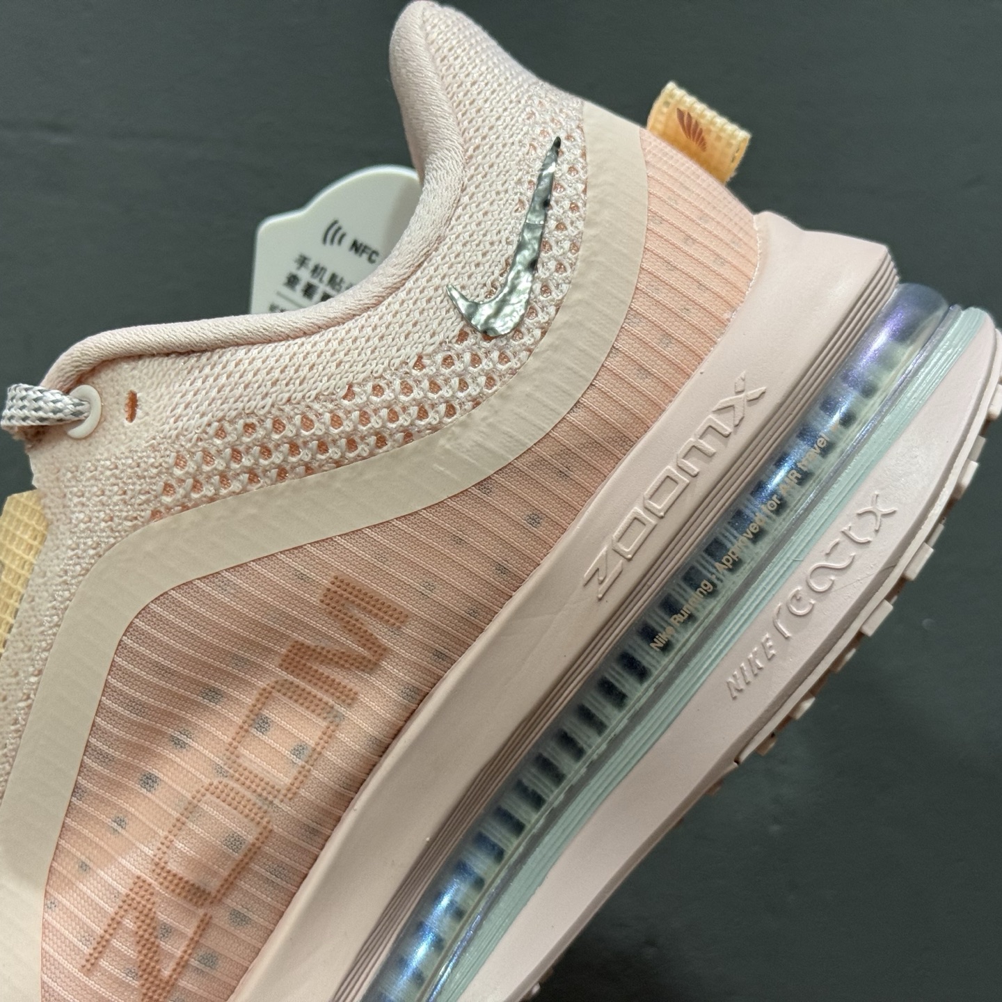 280 Air Zoom Pegasus Premium 网面全掌气垫缓 震跑鞋 HQ2593-601