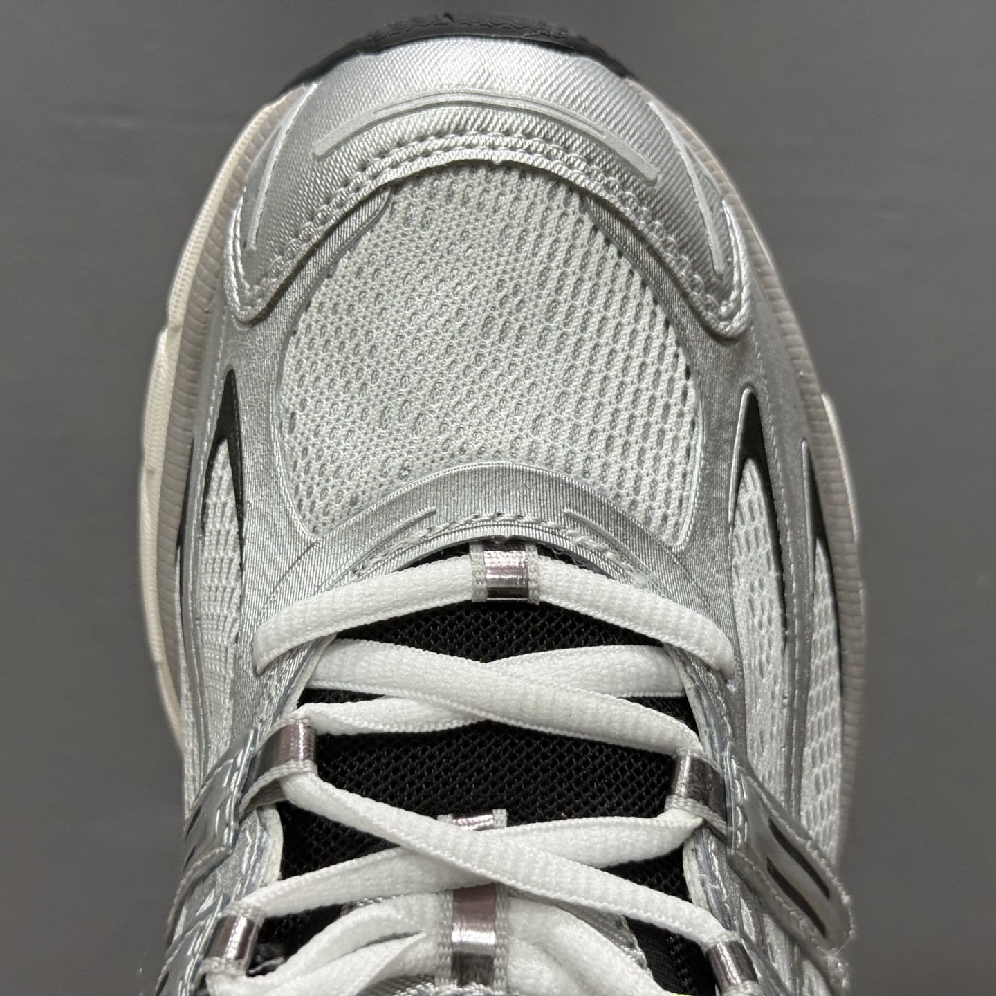 240 Unheardof x adidas originals Adistar Cushion 3 银白 IH5928
