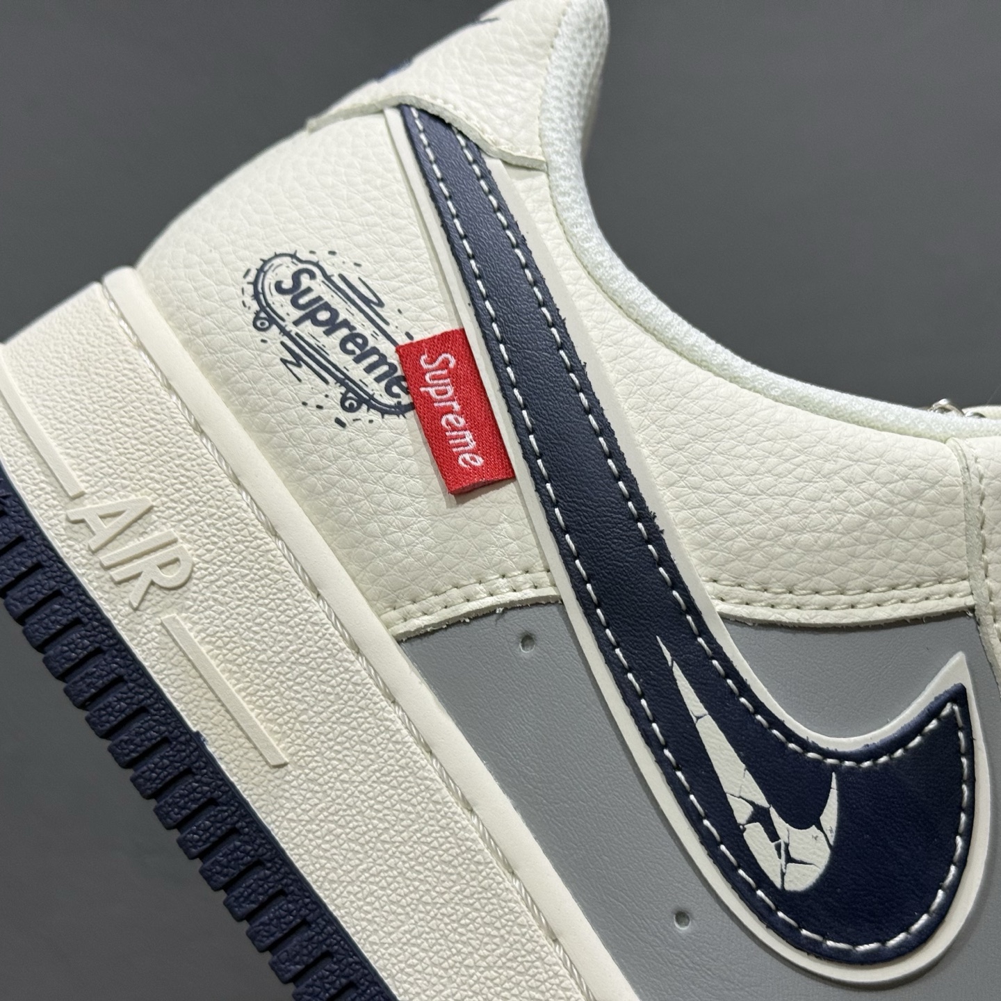 ￥250 Nike Air Force 1'07 Low Supreme联名 夜幕蓝 空军一号定制休闲板鞋 SM6668-112