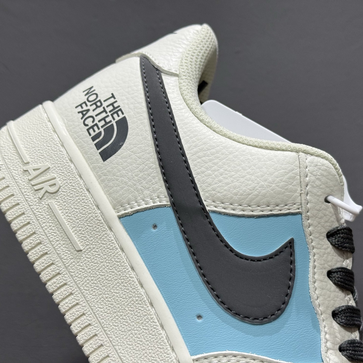 ￥260 Nike Air Force 1'07 Low 北面联名 米浅蓝灰勾 空军一号定制休闲板鞋 CS5288-026