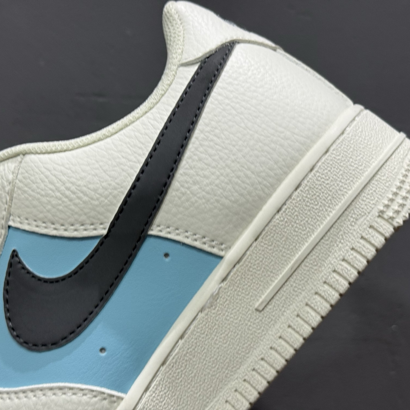 ￥260 Nike Air Force 1'07 Low 北面联名 米浅蓝灰勾 空军一号定制休闲板鞋 CS5288-026
