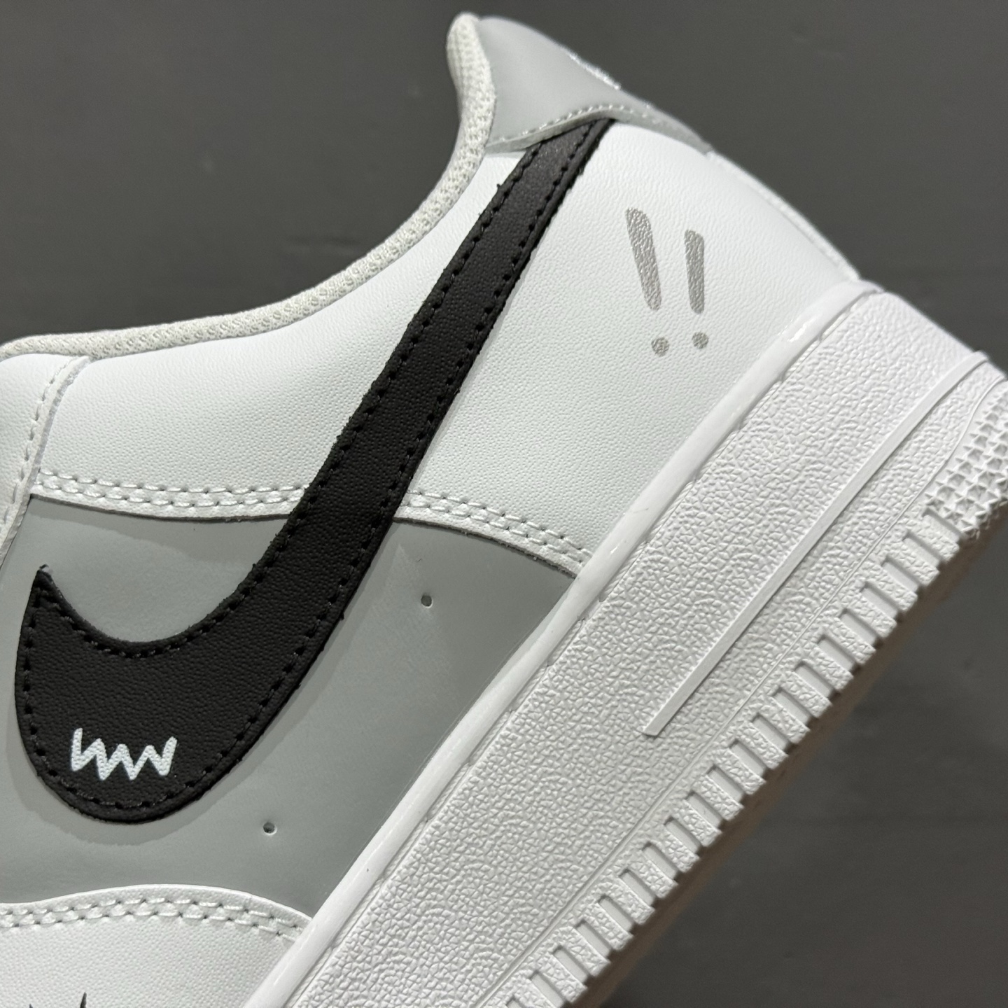 ￥260 Nike Air Force 1'07 Low 定制白 空军一号定制休闲板鞋 ZH0316-087