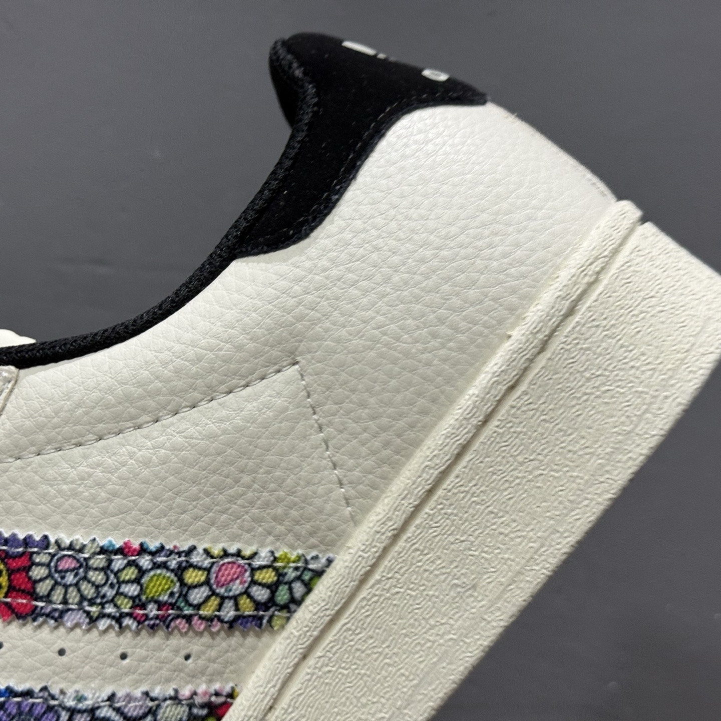 240 Adidas Originals Superstar 联名款贝壳头 AD8020