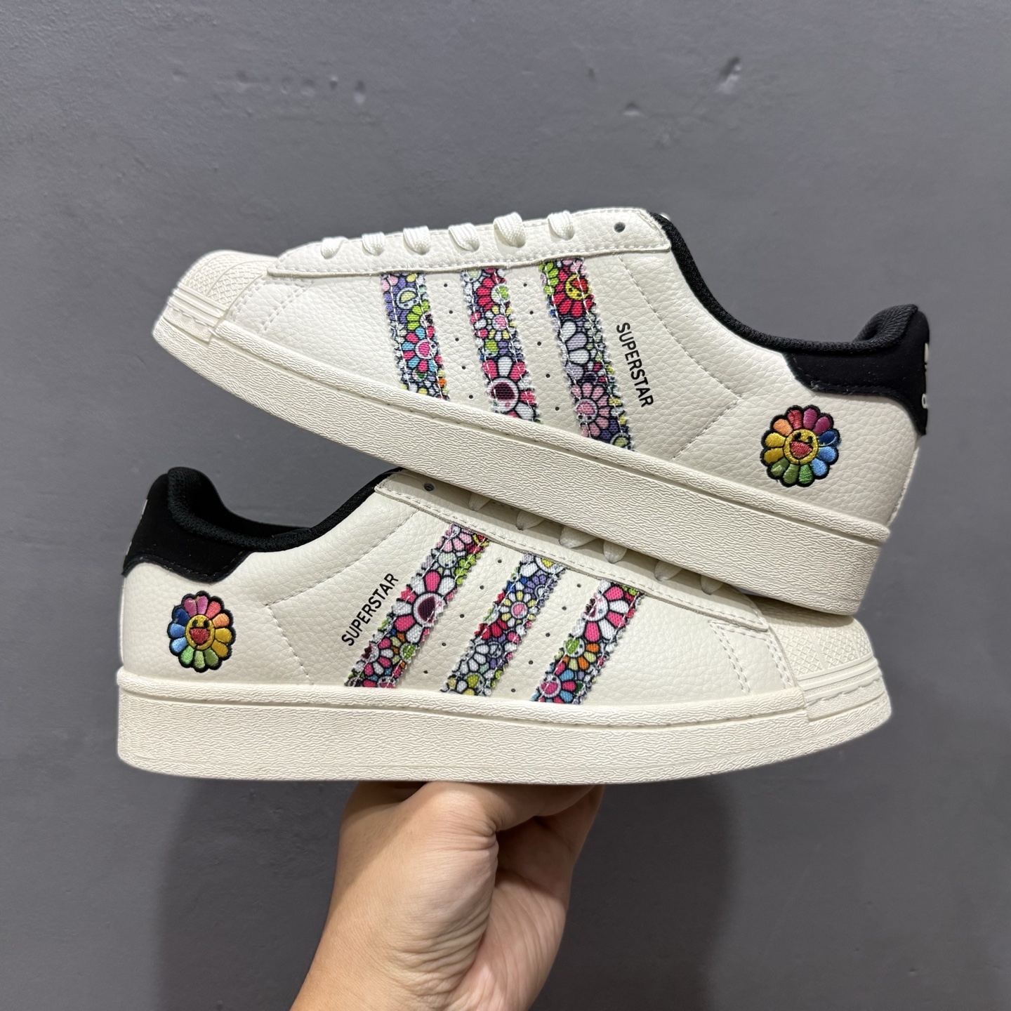 240 Adidas Originals Superstar 联名款贝壳头 AD8020