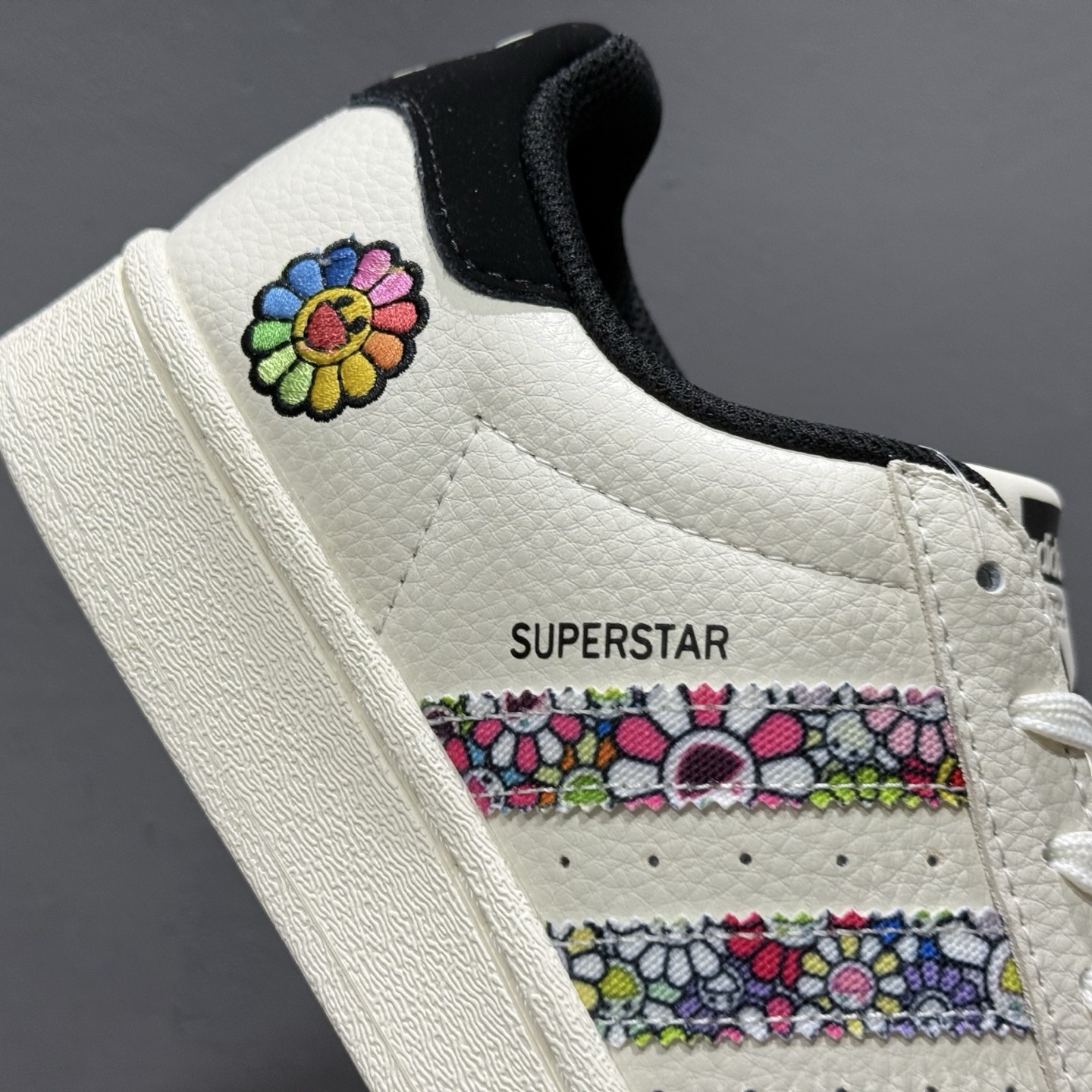 240 Adidas Originals Superstar 联名款贝壳头 AD8020