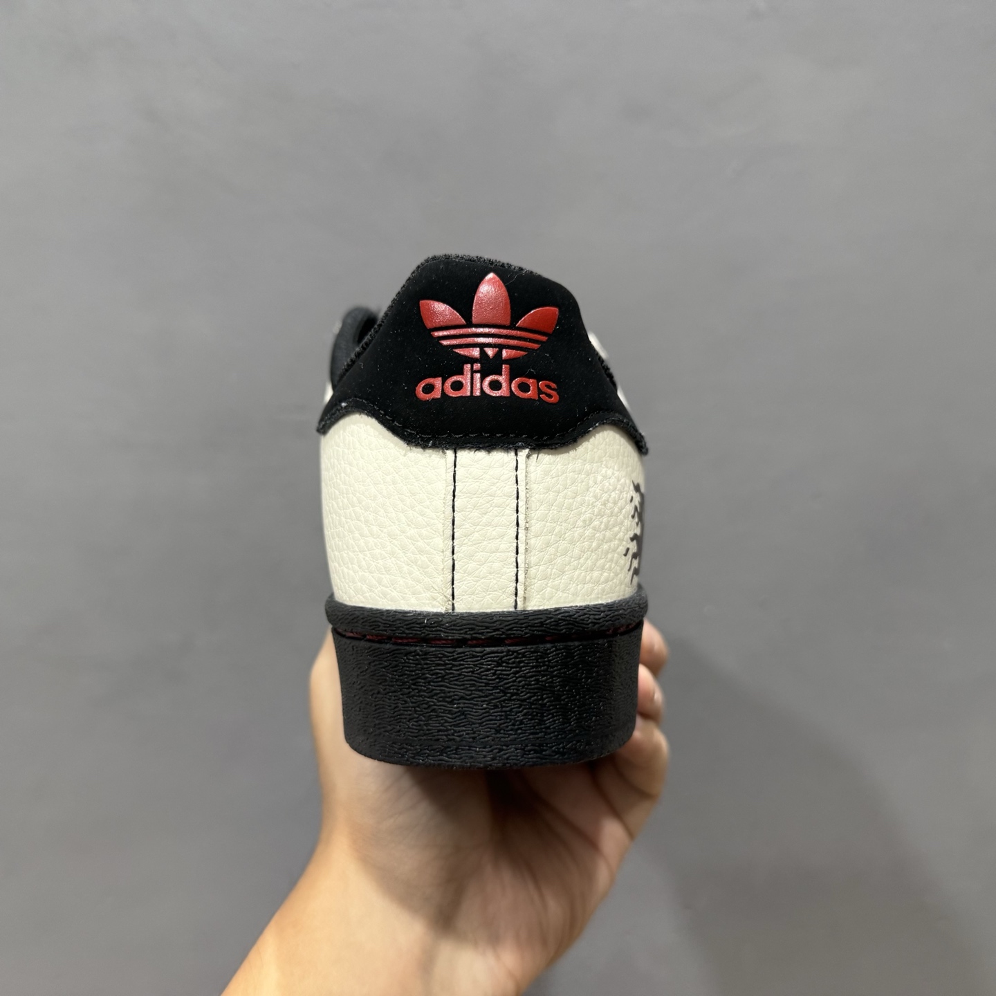 240 Adidas Originals Superstar 联名款贝壳头 AD8021