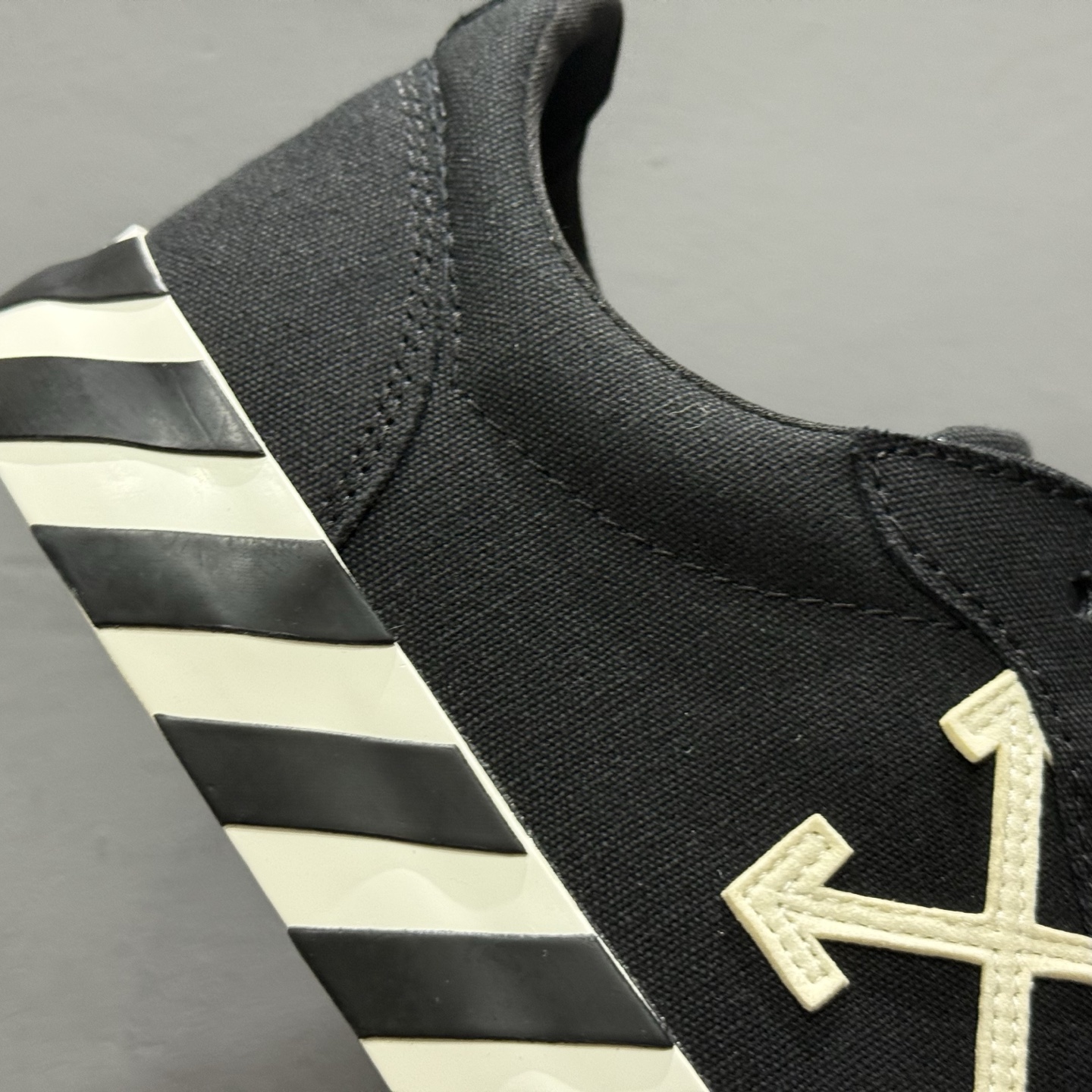 200 Off-White Virgil Abloh 帆布低帮休闲时尚板鞋