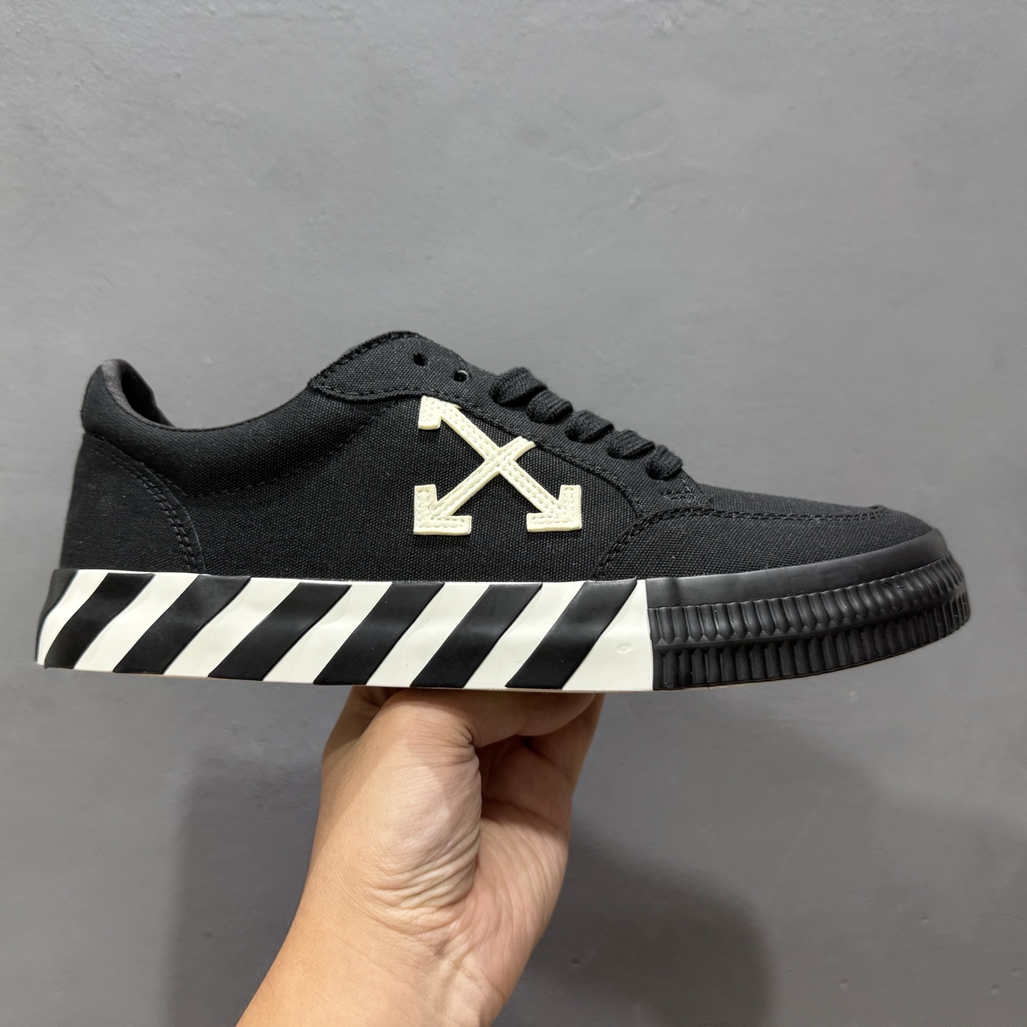 200 Off-White Virgil Abloh 帆布低帮休闲时尚板鞋
