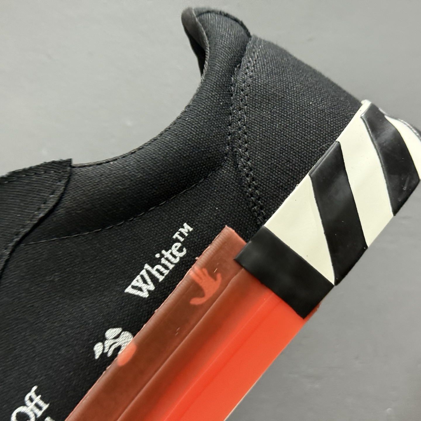 200 Off-White Virgil Abloh 帆布低帮休闲时尚板鞋