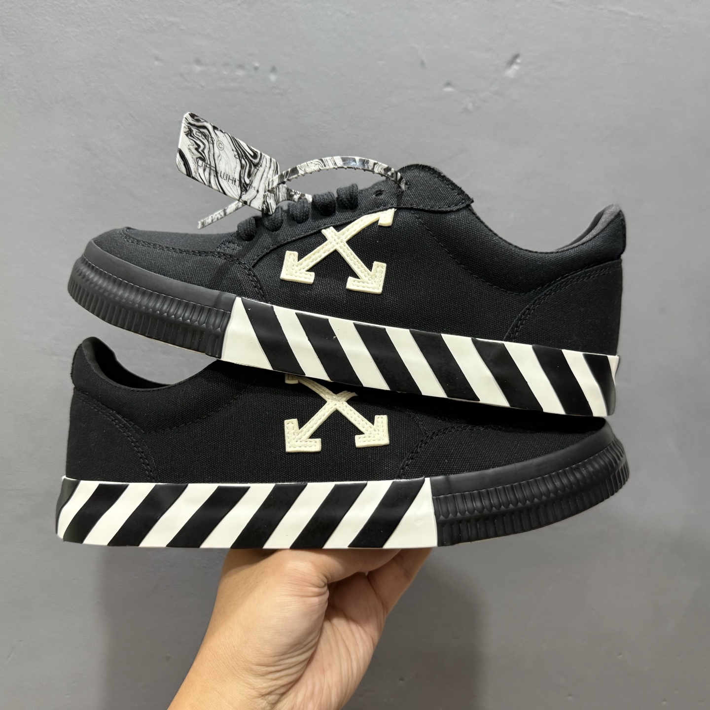 200 Off-White Virgil Abloh 帆布低帮休闲时尚板鞋