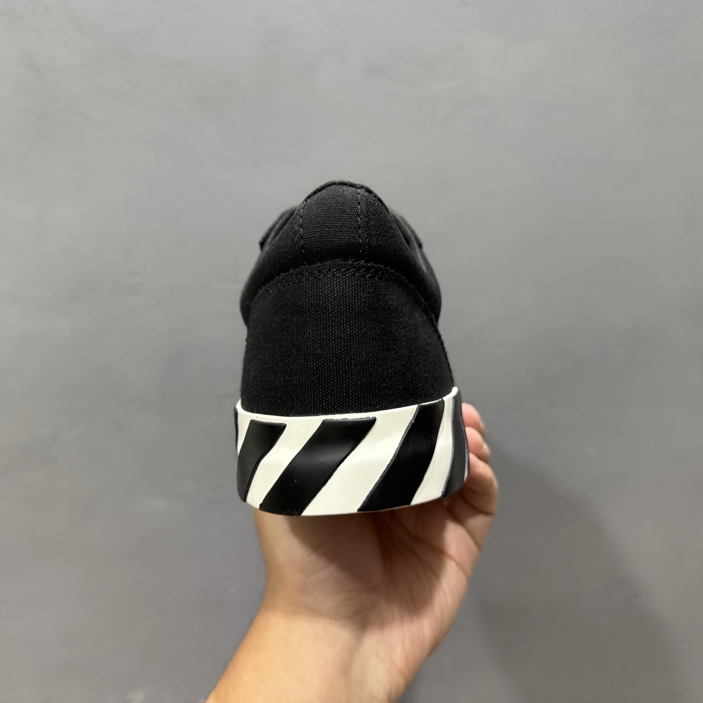 200 Off-White Virgil Abloh 帆布低帮休闲时尚板鞋