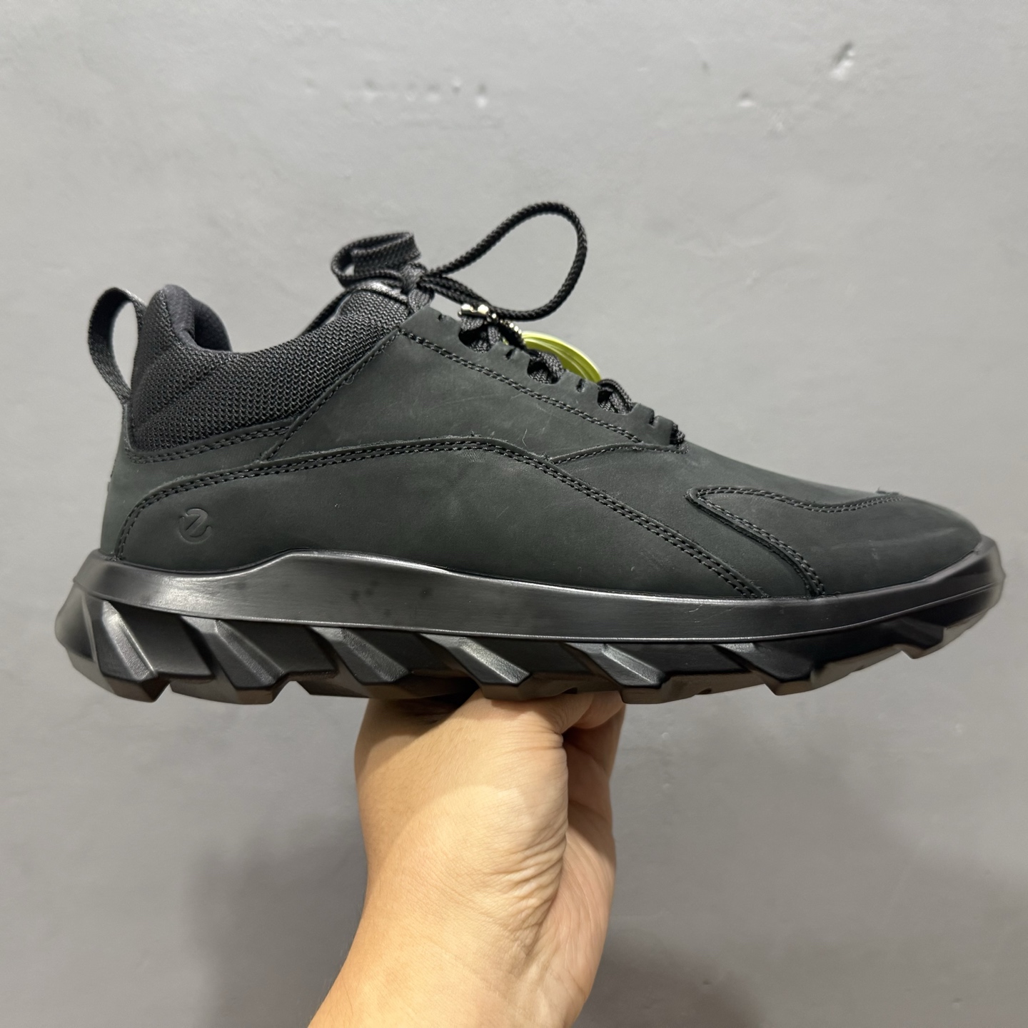 240 Ecco/爱步#820314 头层磨砂牛皮经典和现代工艺品质融合 百搭休闲老爹健步鞋