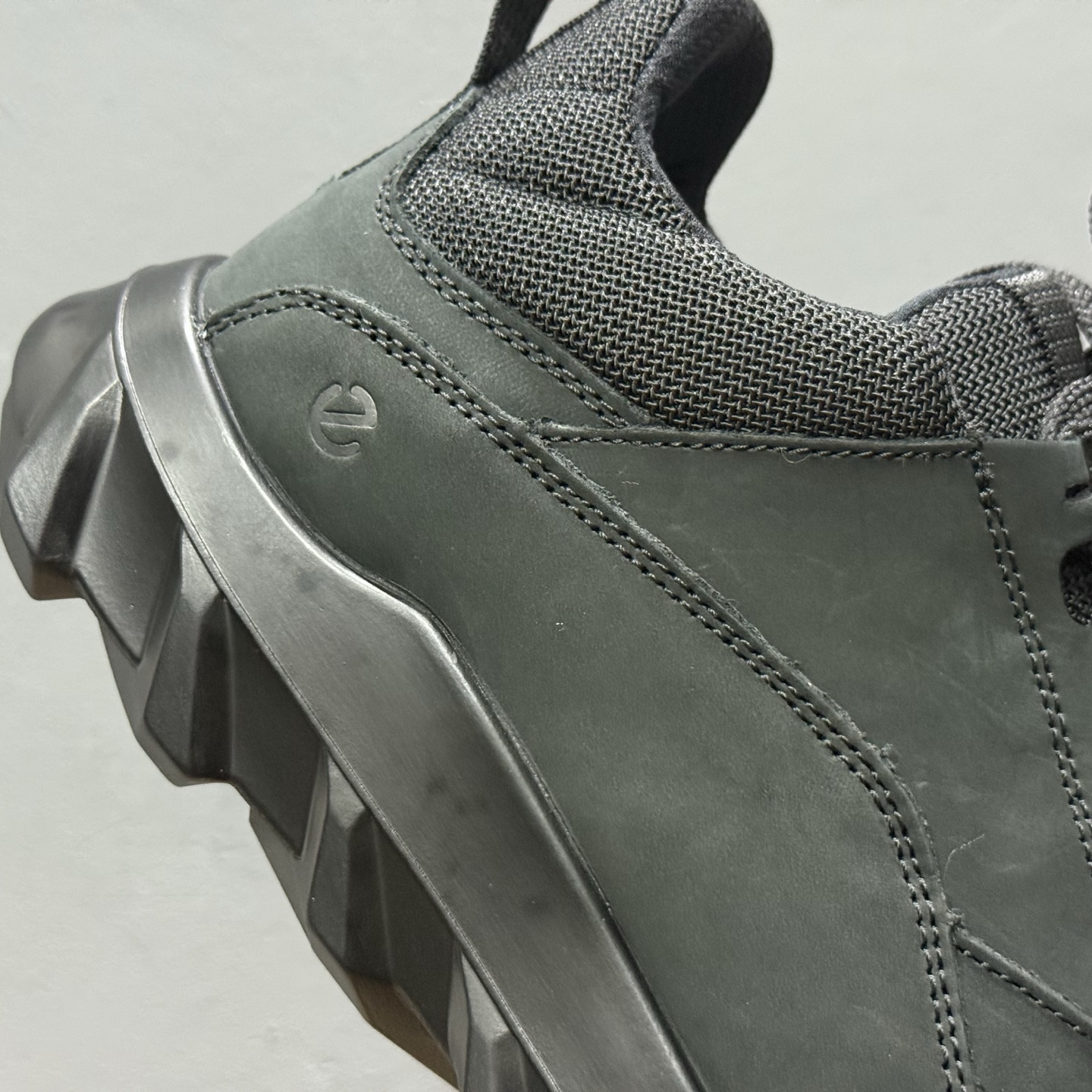 240 Ecco/爱步#820314 头层磨砂牛皮经典和现代工艺品质融合 百搭休闲老爹健步鞋
