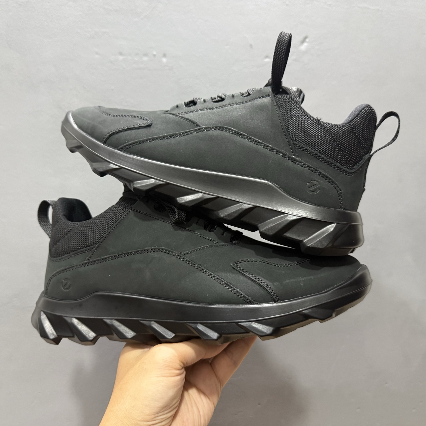 240 Ecco/爱步#820314 头层磨砂牛皮经典和现代工艺品质融合 百搭休闲老爹健步鞋