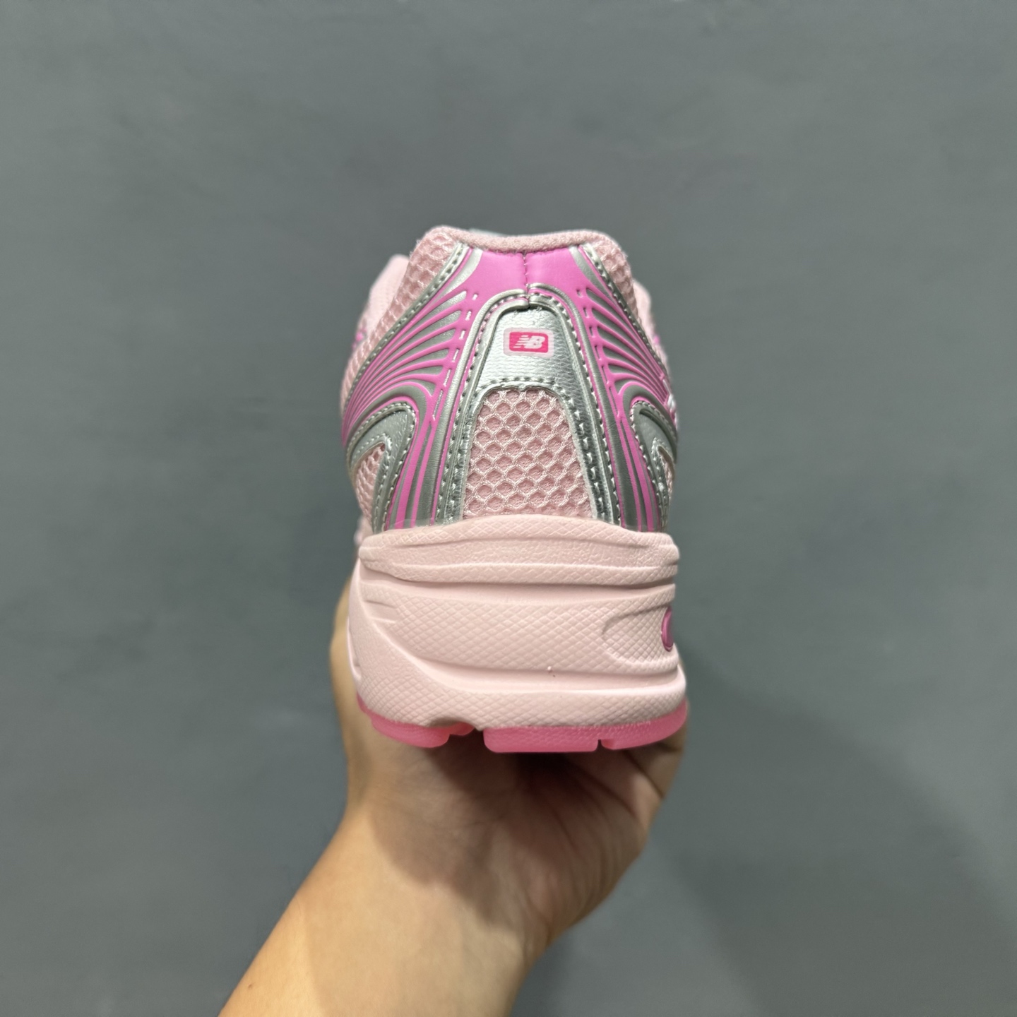 ￥180 New Balance 740系列复古老爹风休闲运动慢跑鞋 U740AP2