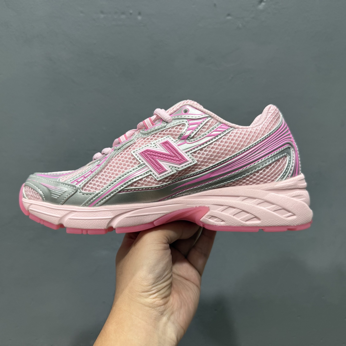 ￥180 New Balance 740系列复古老爹风休闲运动慢跑鞋 U740AP2
