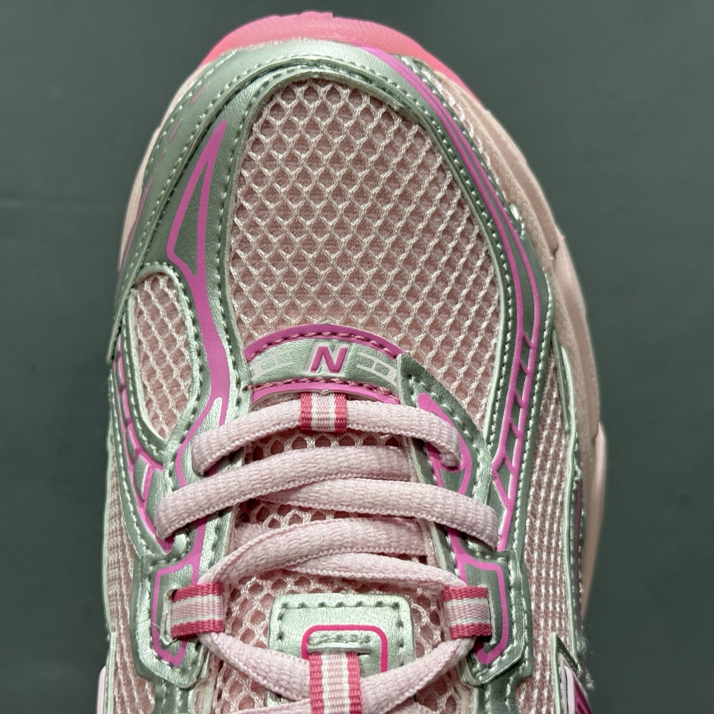 ￥180 New Balance 740系列复古老爹风休闲运动慢跑鞋 U740AP2