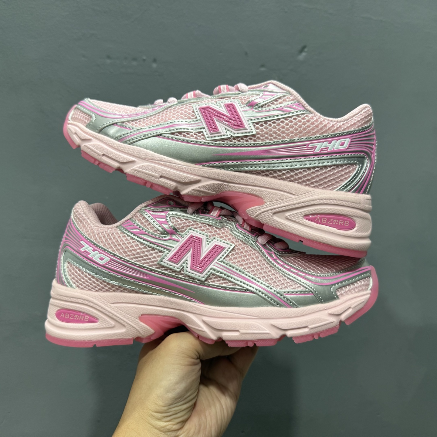 ￥180 New Balance 740系列复古老爹风休闲运动慢跑鞋 U740AP2