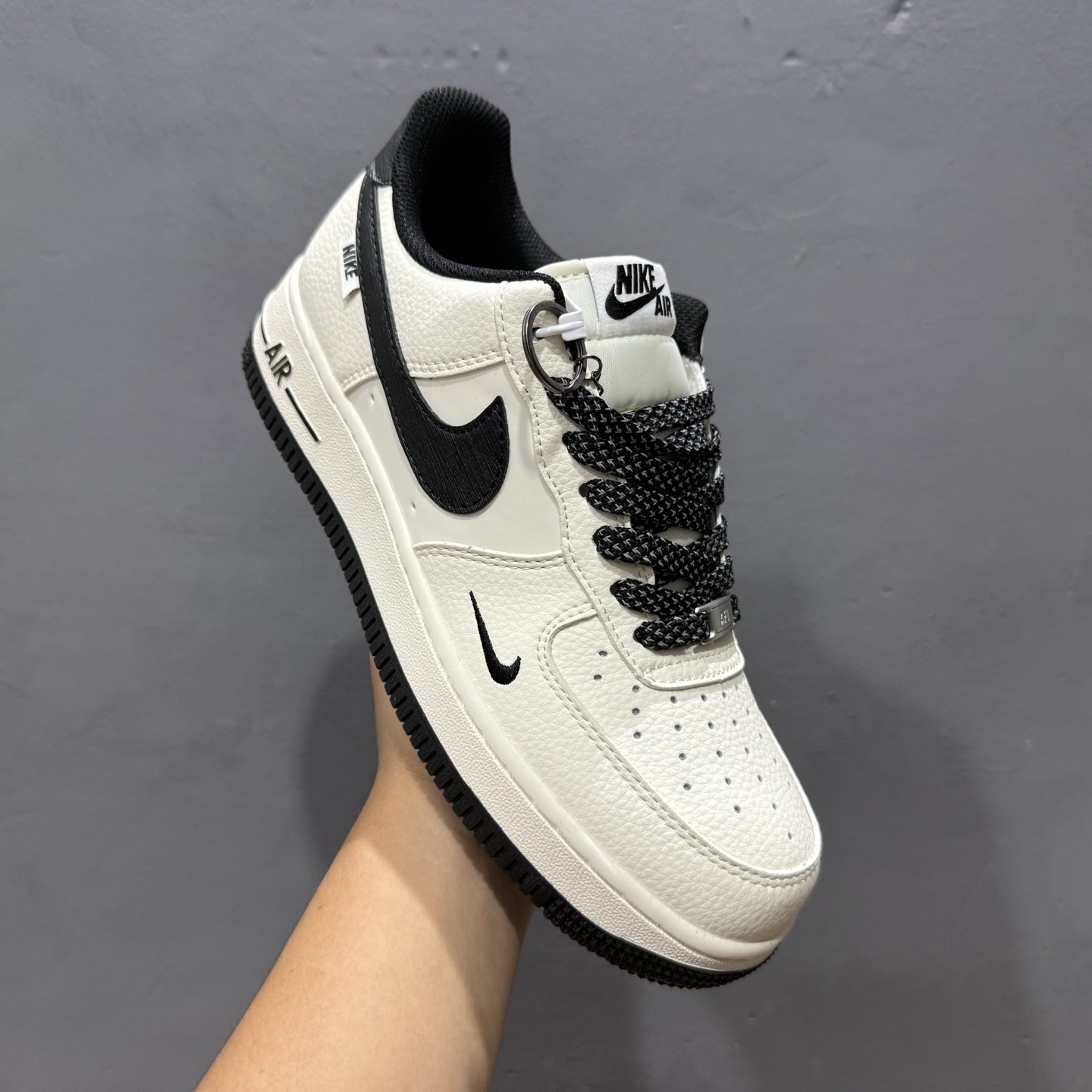 ￥260 Nike Air Force 1'07 Low 耐克树纹经典黑 空军一号定制休闲板鞋 SM6668-105