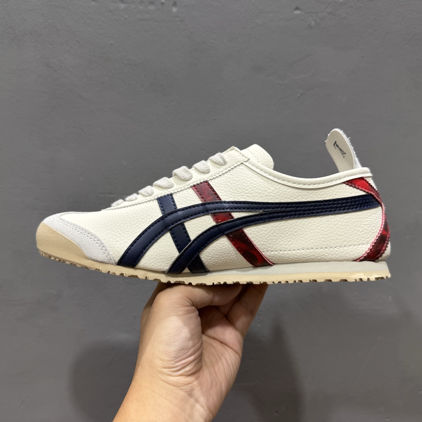 240 OnitsukaTiger 鬼冢虎 LV联名 低帮运动休闲鞋 藏蓝银撞色条纹配色 DL408-145