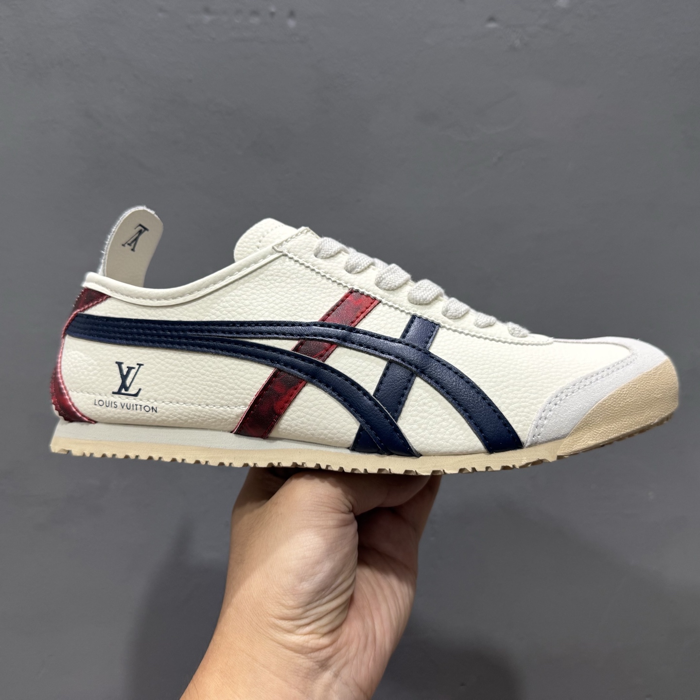 240 OnitsukaTiger 鬼冢虎 LV联名 低帮运动休闲鞋 藏蓝银撞色条纹配色 DL408-145