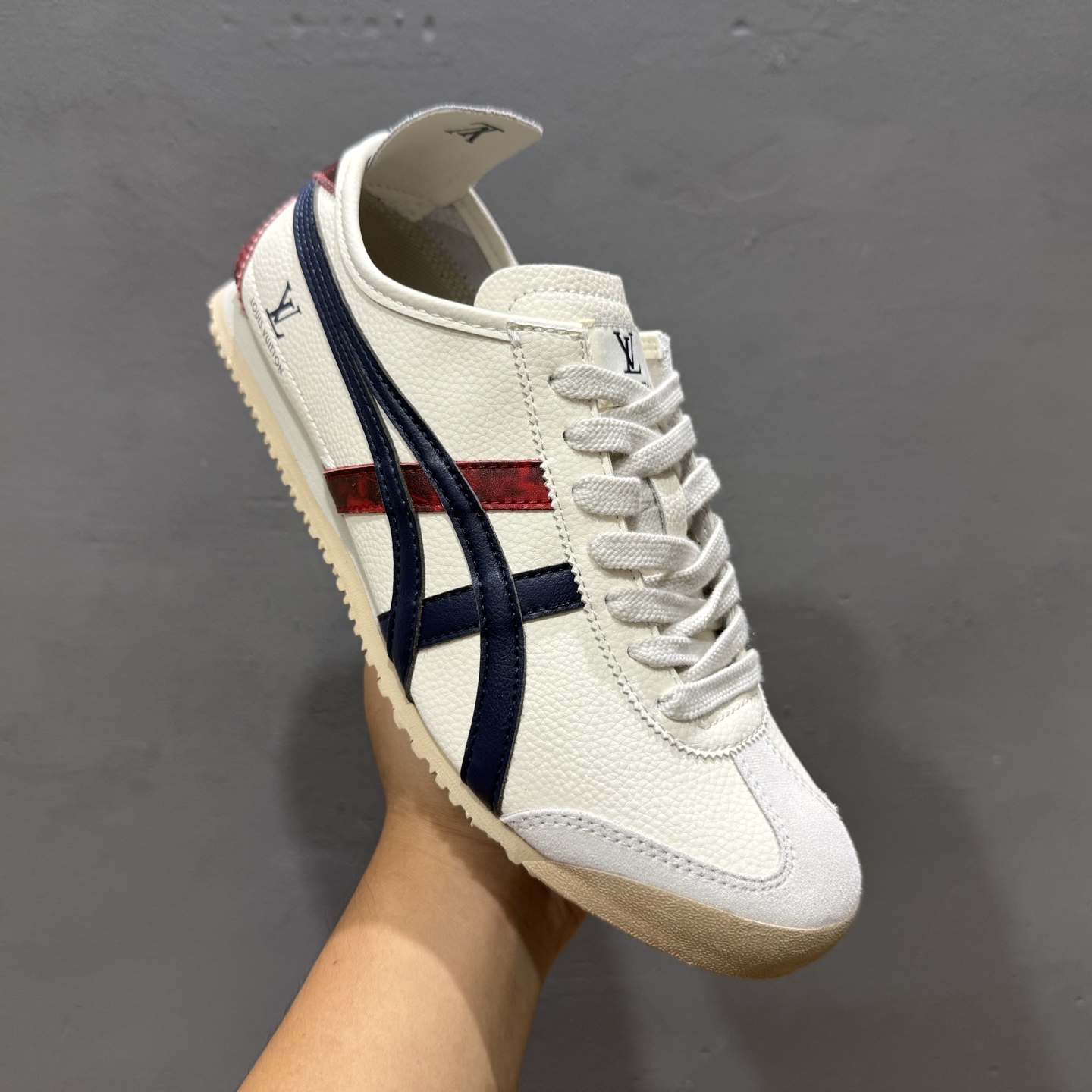 240 OnitsukaTiger 鬼冢虎 LV联名 低帮运动休闲鞋 藏蓝银撞色条纹配色 DL408-145