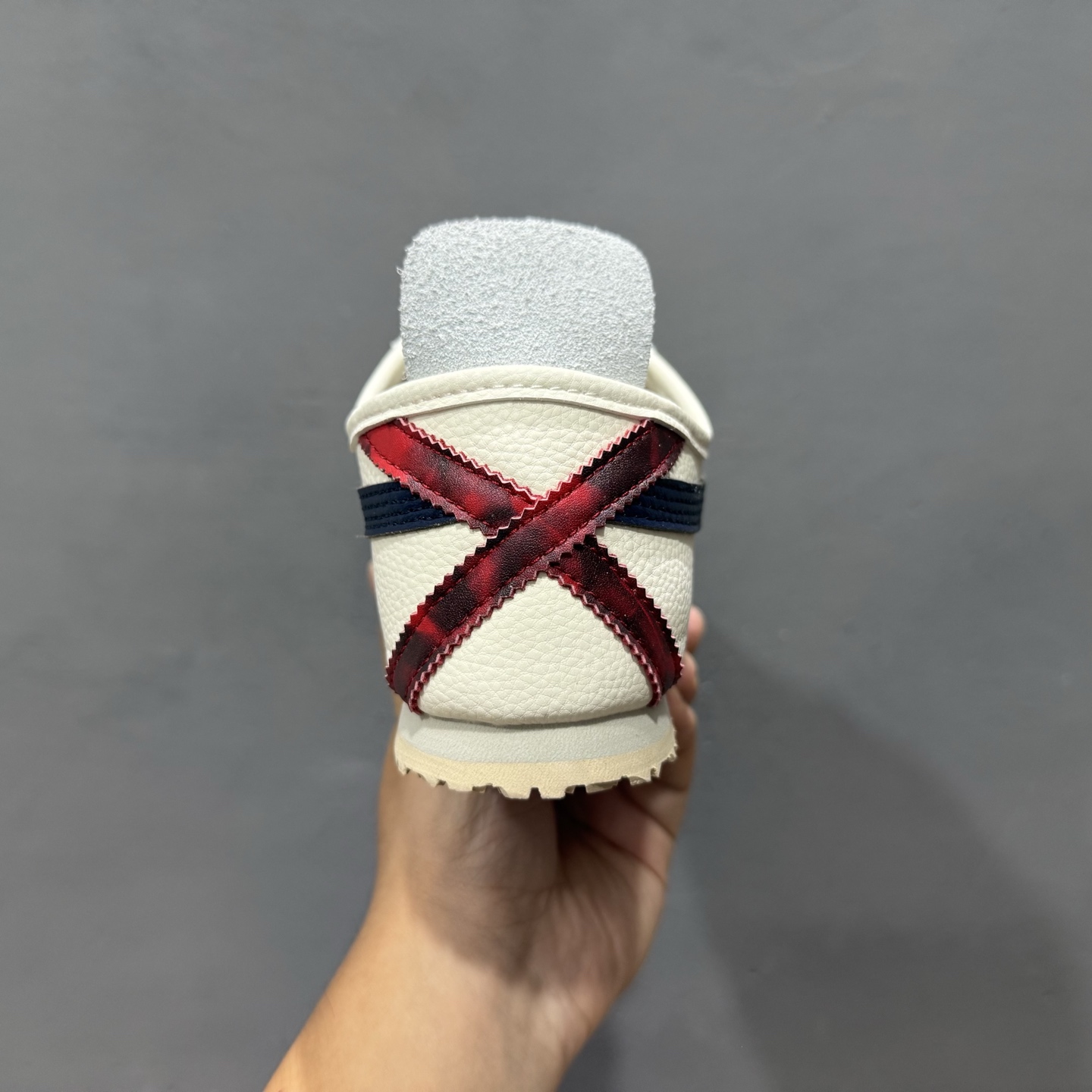 240 OnitsukaTiger 鬼冢虎 LV联名 低帮运动休闲鞋 藏蓝银撞色条纹配色 DL408-145