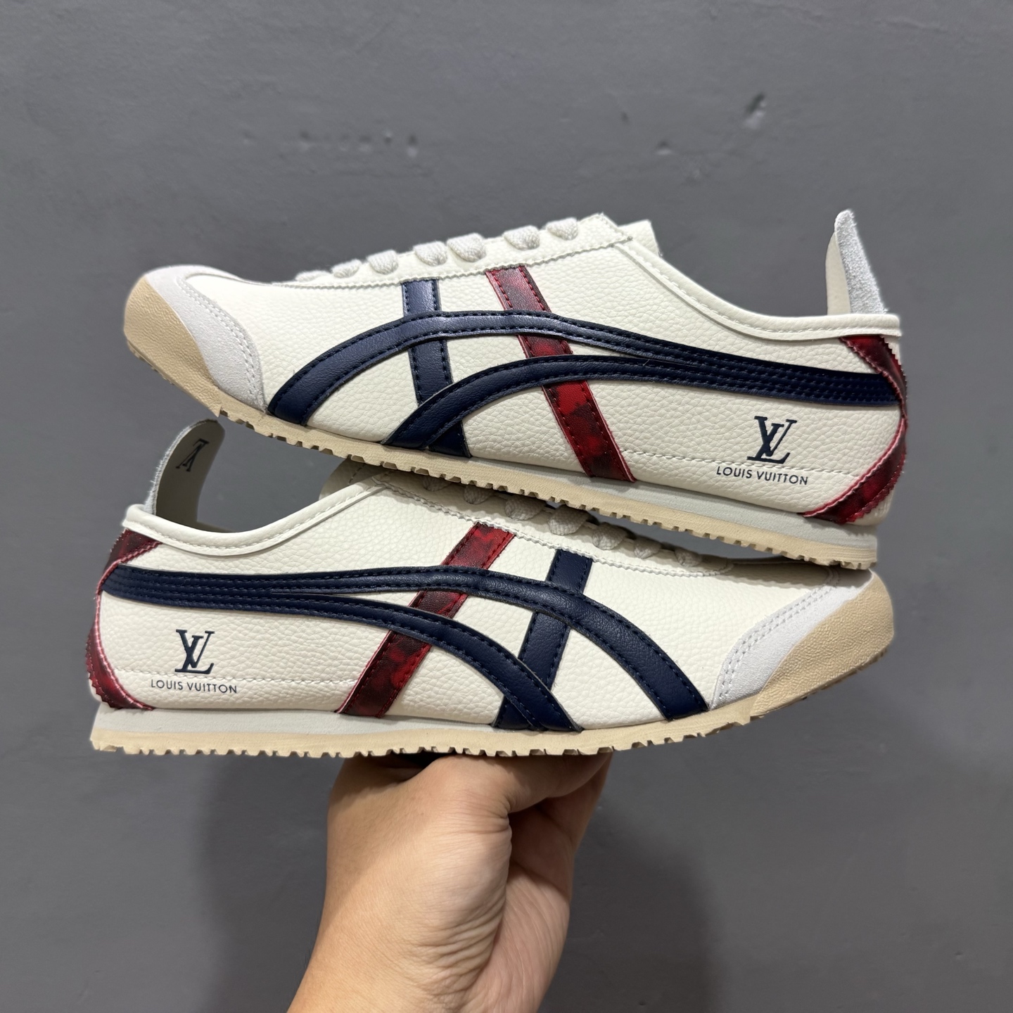 240 OnitsukaTiger 鬼冢虎 LV联名 低帮运动休闲鞋 藏蓝银撞色条纹配色 DL408-145