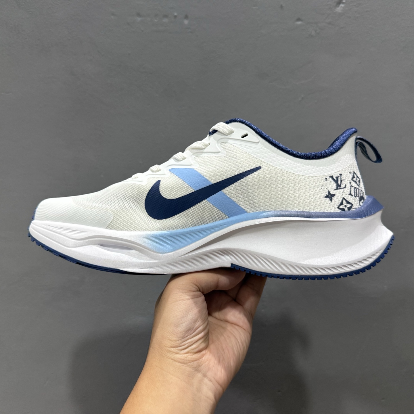 海外限售，国内首发 NIKE耐克 2025全新概念-超跑透气网面鞋训练跑步鞋Plus Zoomx 中底 超级飞马全新升级-LV联名系列 CK4318-159
