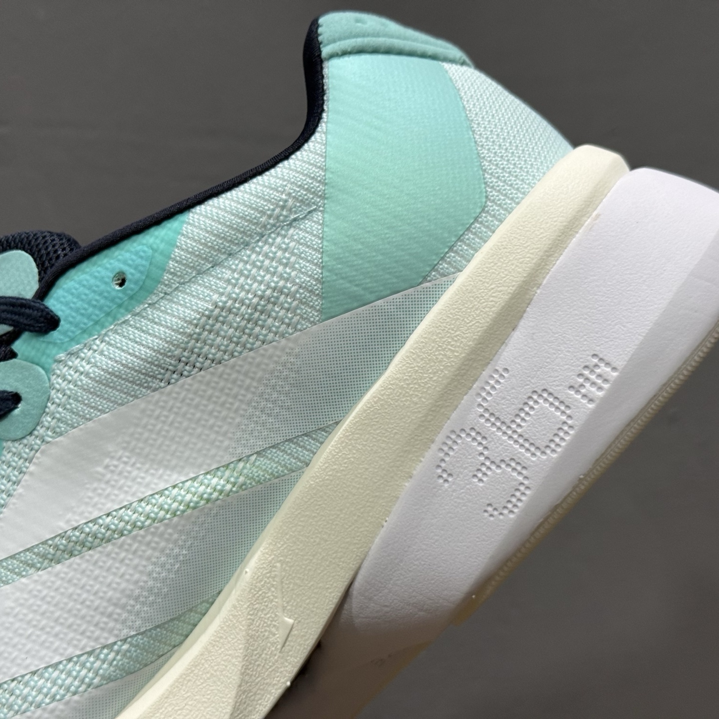 Adidas Adizero BOSSTN 13 全掌碳板 阿迪超轻透气缓震跑鞋 JS4945-111