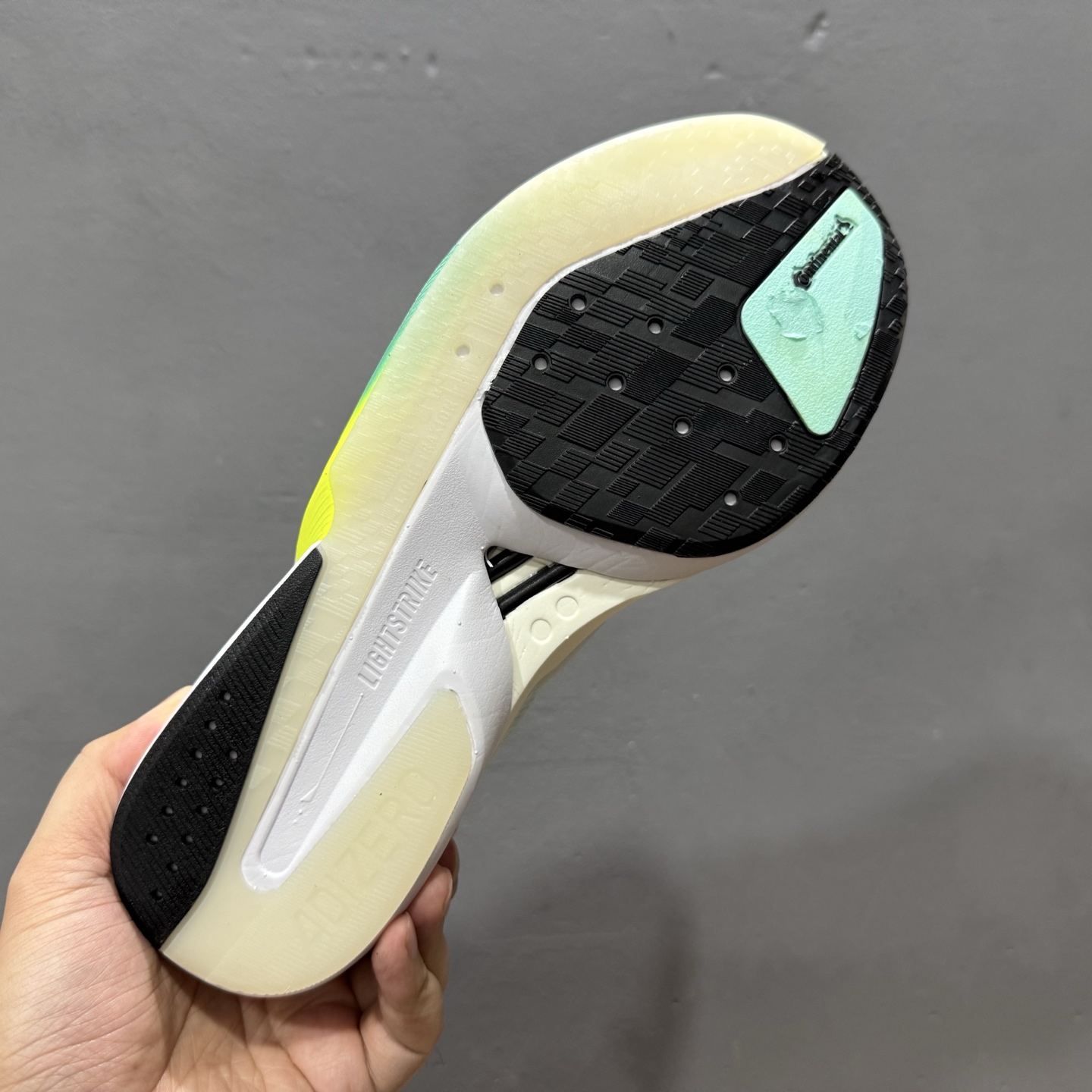 Adidas Adizero BOSSTN 13 全掌碳板 阿迪超轻透气缓震跑鞋 JS4945-111