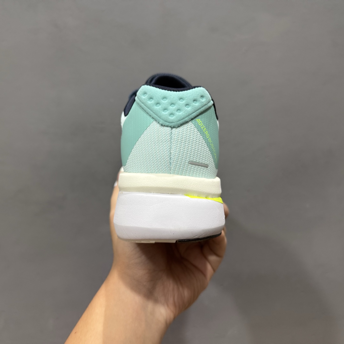 Adidas Adizero BOSSTN 13 全掌碳板 阿迪超轻透气缓震跑鞋 JS4945-111
