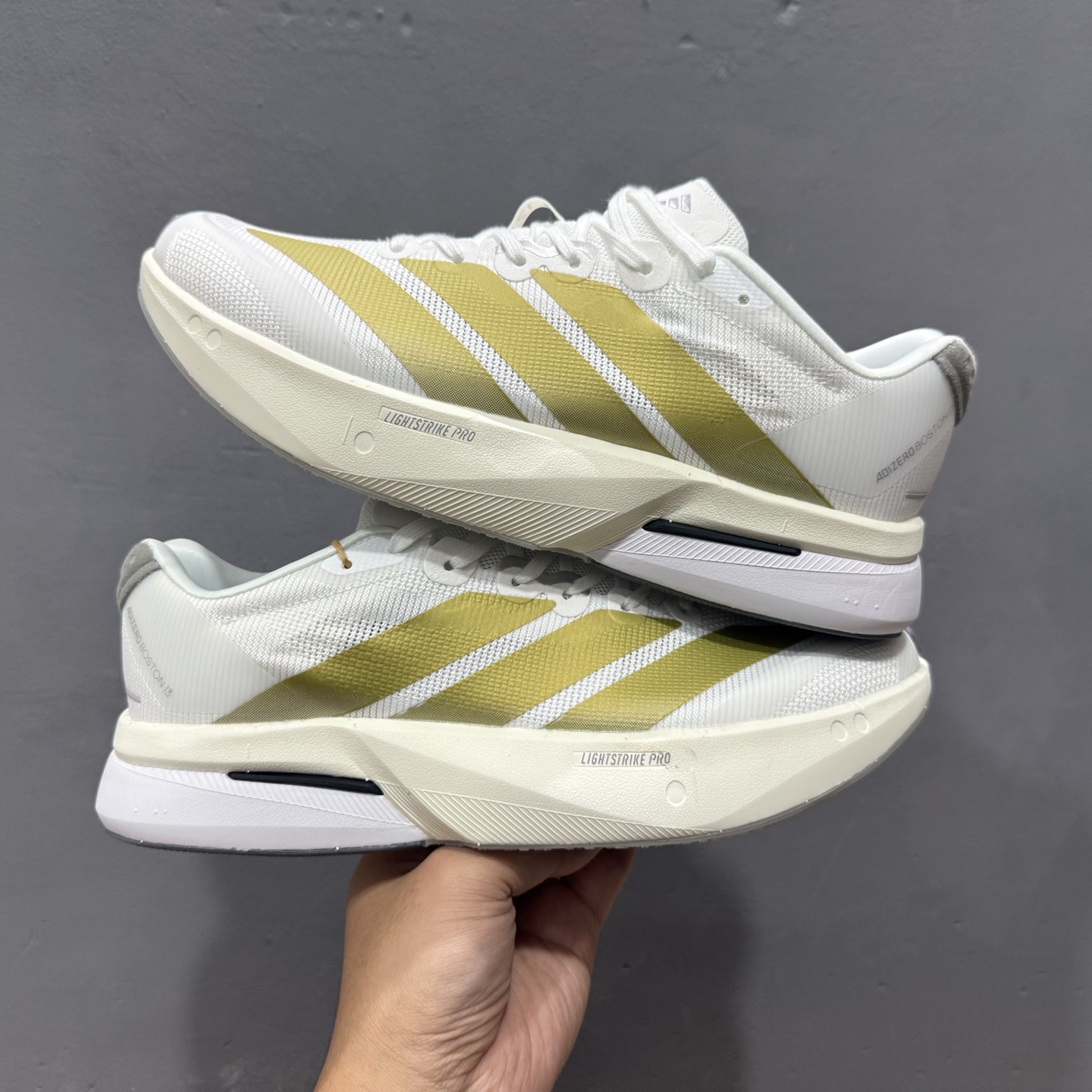 Adidas Adizero BOSSTN 13 全掌碳板 阿迪超轻透气缓震跑鞋JS4947-111