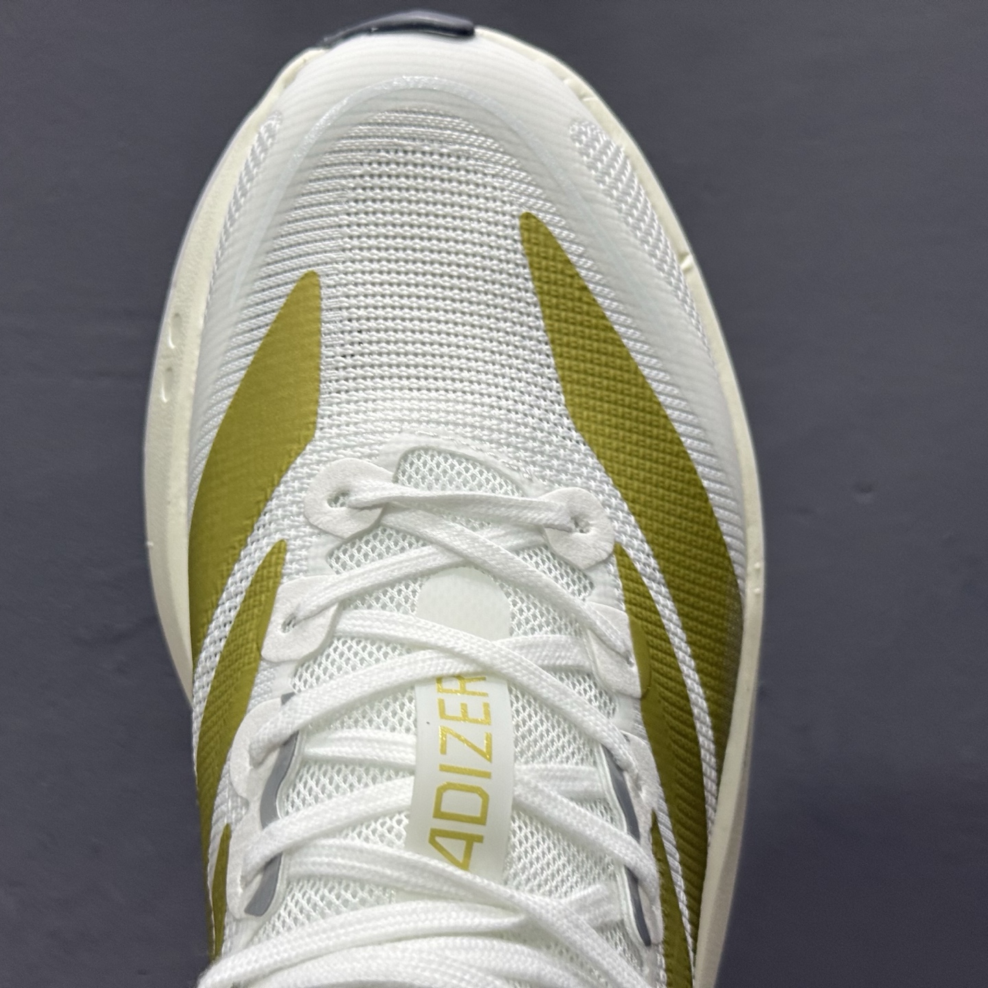 Adidas Adizero BOSSTN 13 全掌碳板 阿迪超轻透气缓震跑鞋JS4947-111