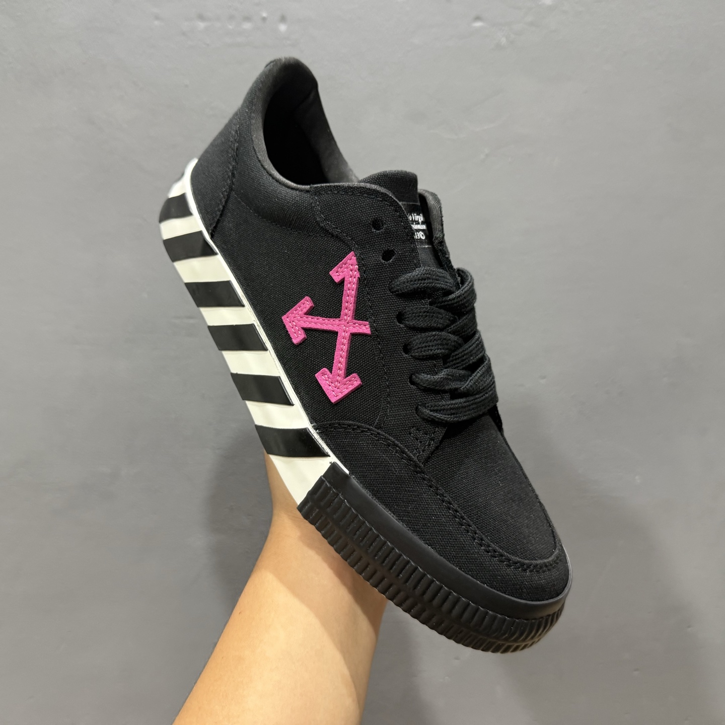 OFF-WHITE Vulcanised Low-top 高端产物 时尚低帮 AG5U16N161M121