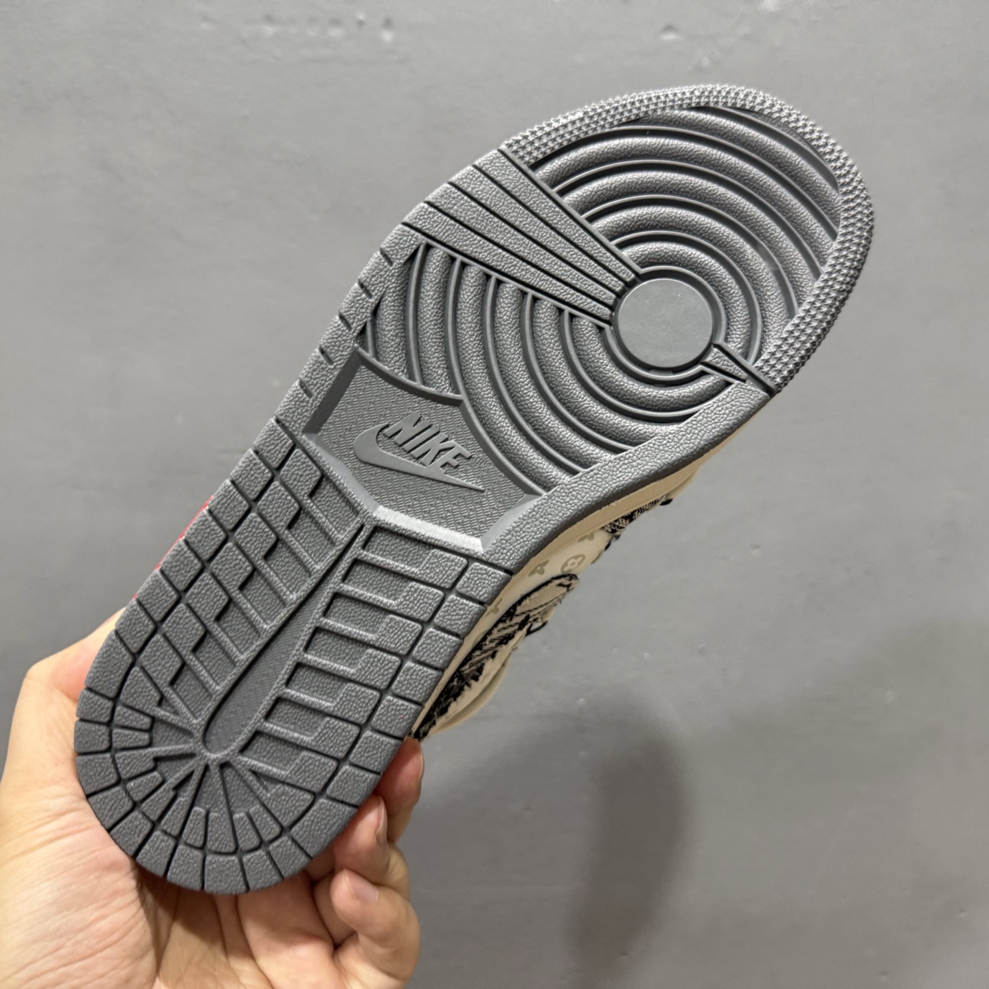 Louis Vuitton x Air Jordan 1 灰花布抽绳 YX5066-372