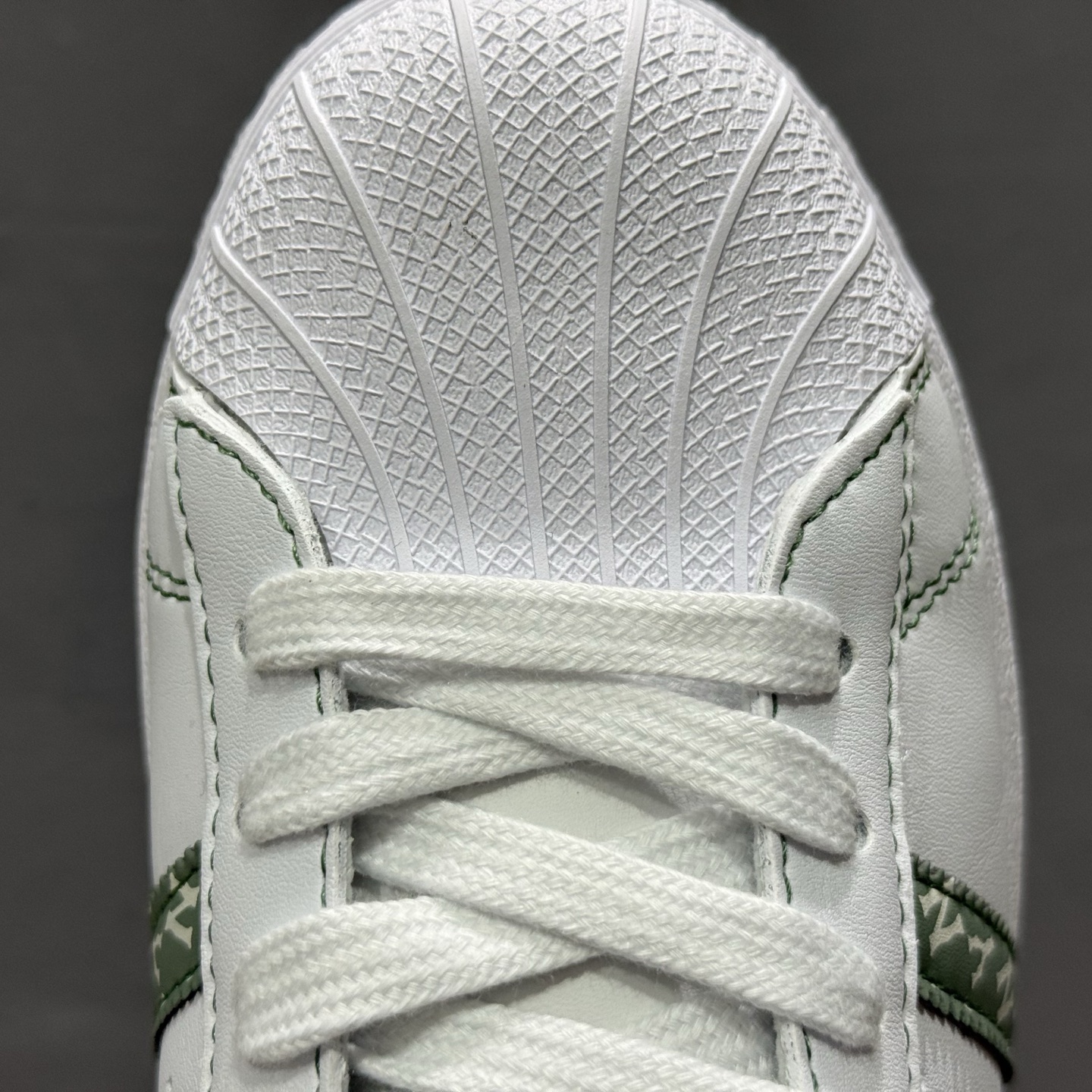 Adidas Originals Superstar 联名款贝壳头 BZ2535