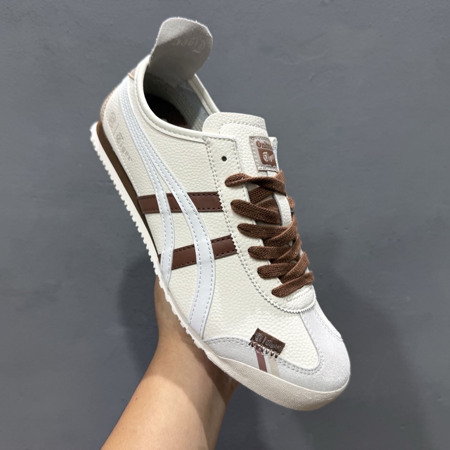 OnitsukaTiger 鬼冢虎 -LV联名 低帮运动休闲鞋 红黑色印花撞色条纹配色 DL408-137