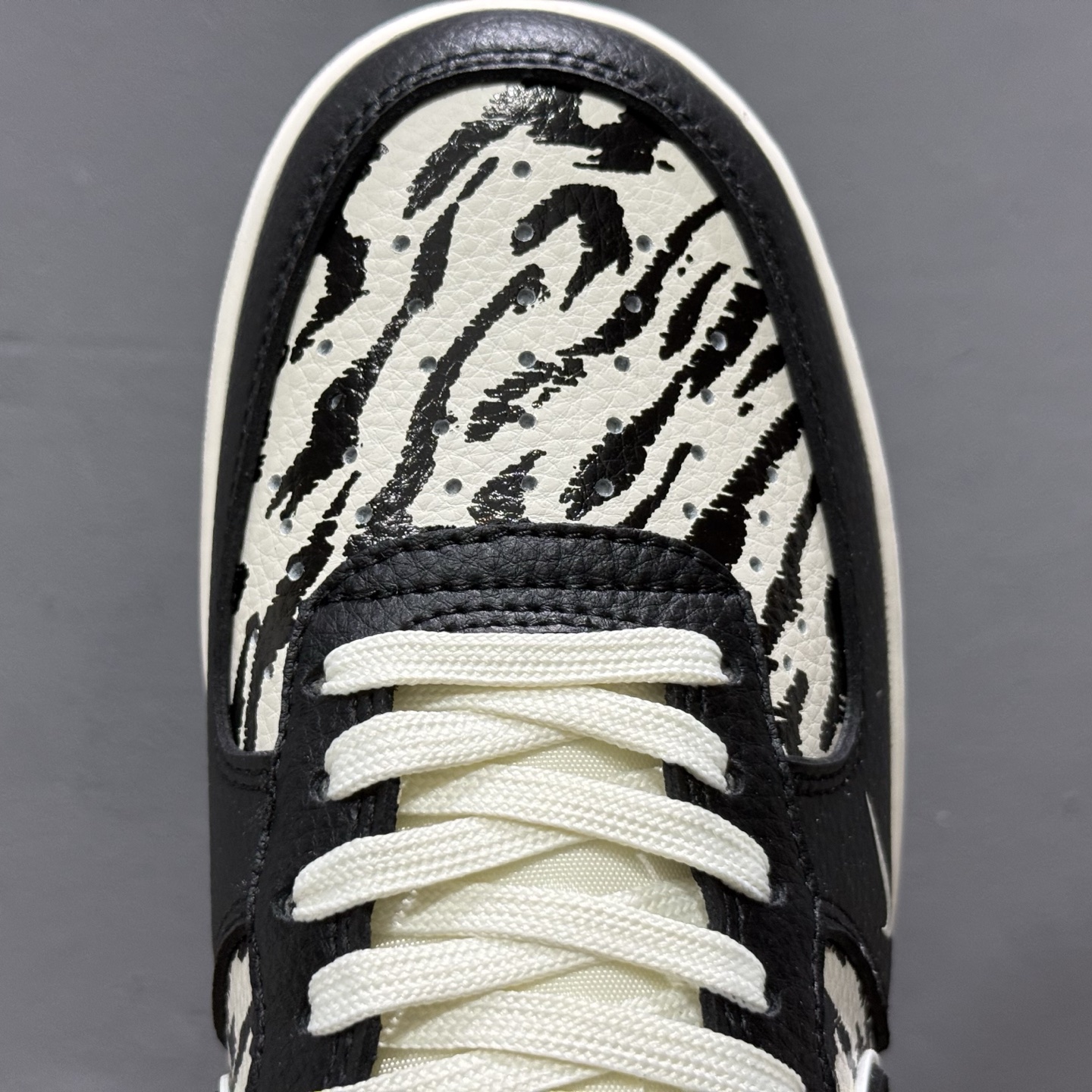 Balenciaga x Nike Air Force 1 雪山米白黑 HJ3318-004