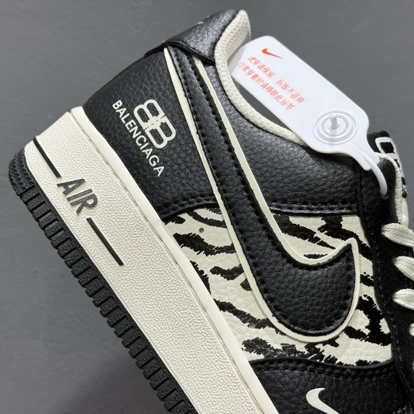 Balenciaga x Nike Air Force 1 雪山米白黑 HJ3318-004